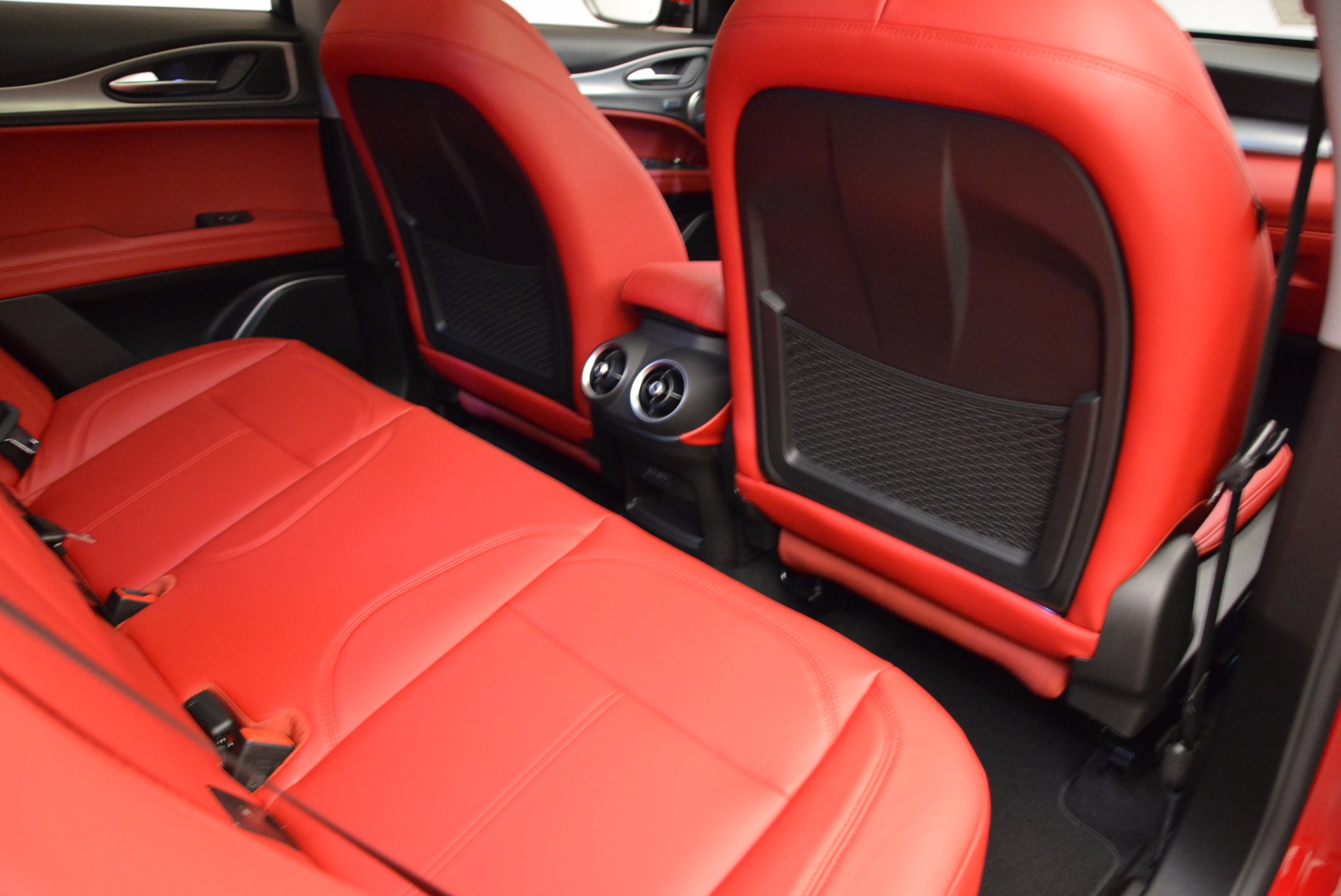 New-2018-Alfa-Romeo-Stelvio-Sport-Q4