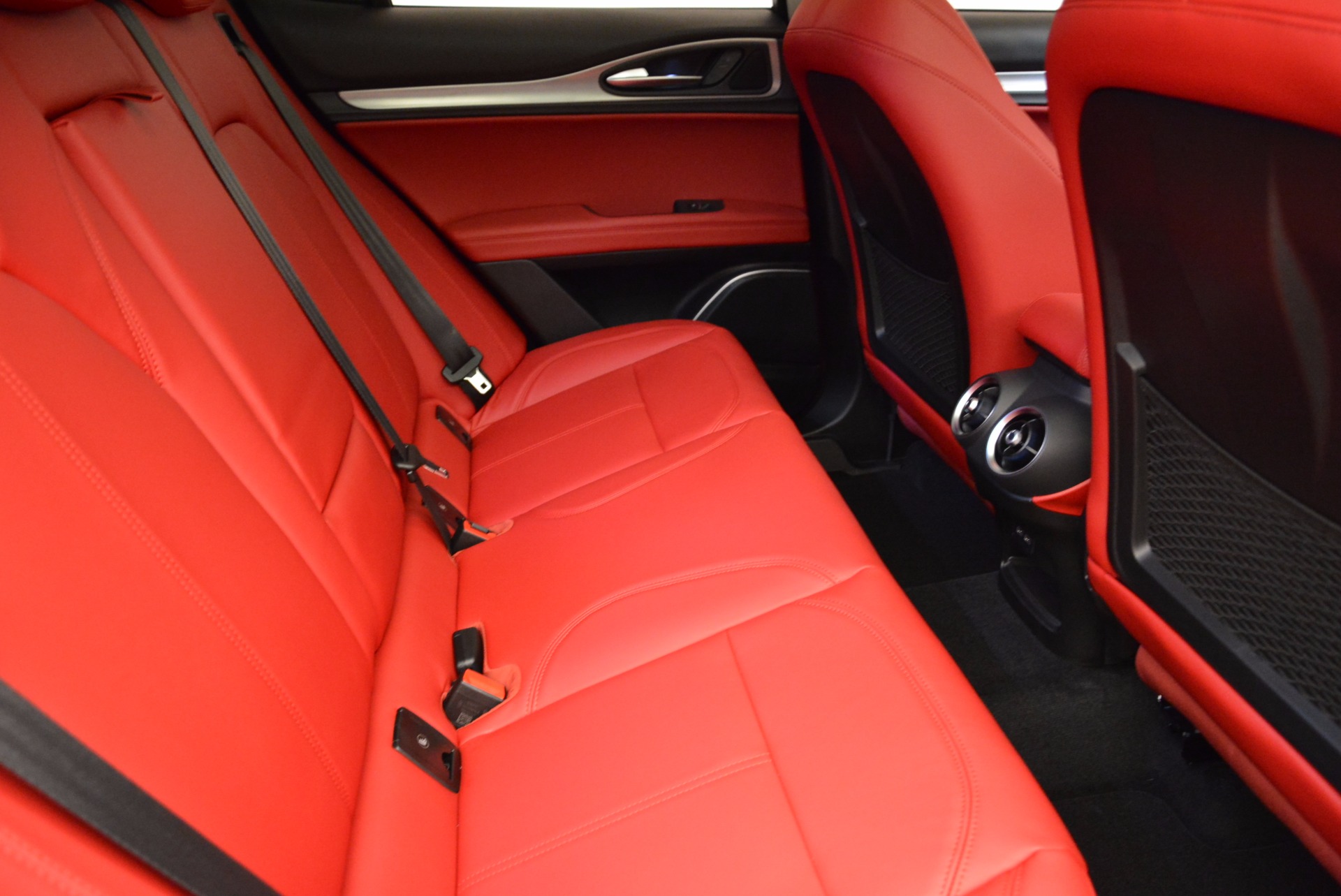 New-2018-Alfa-Romeo-Stelvio-Sport-Q4