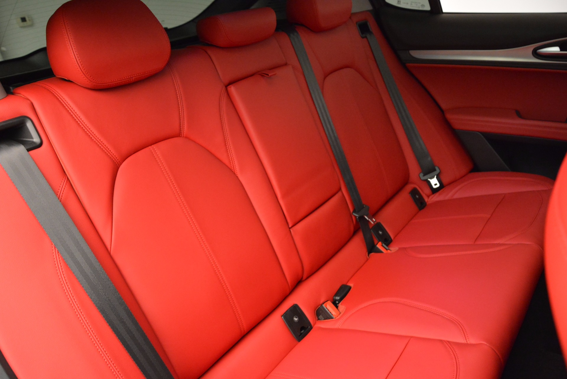 New-2018-Alfa-Romeo-Stelvio-Sport-Q4