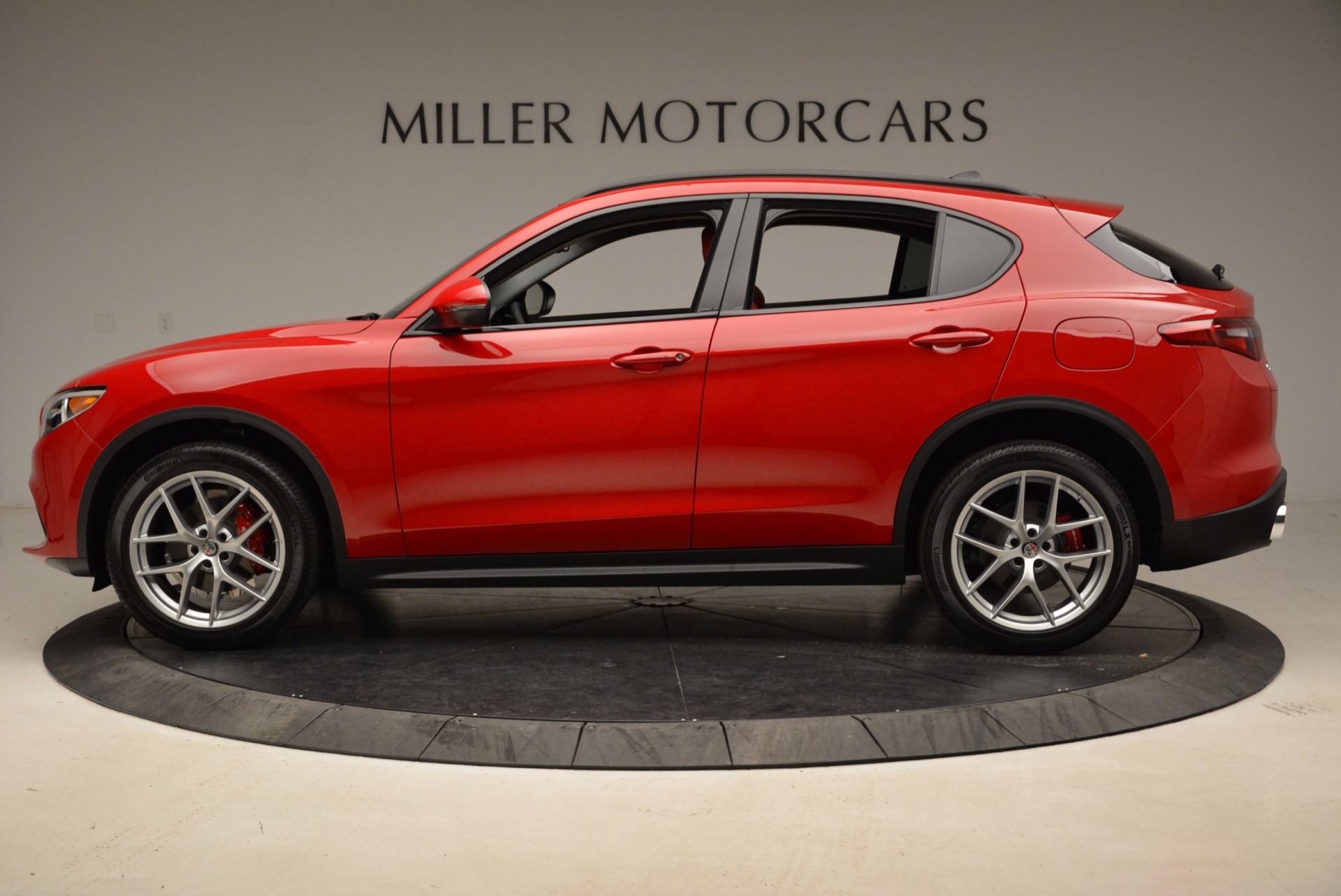 New-2018-Alfa-Romeo-Stelvio-Sport-Q4