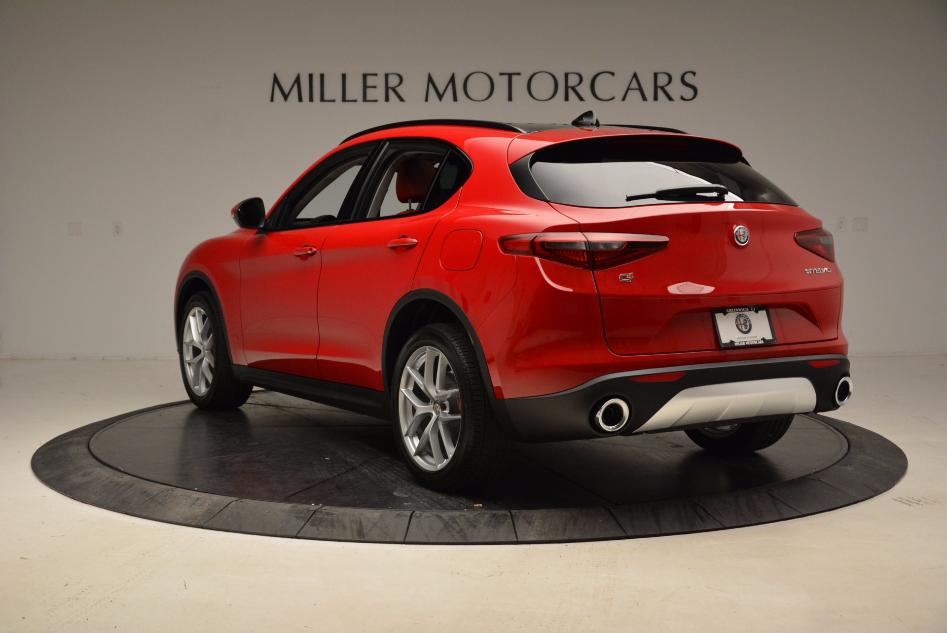 New-2018-Alfa-Romeo-Stelvio-Sport-Q4