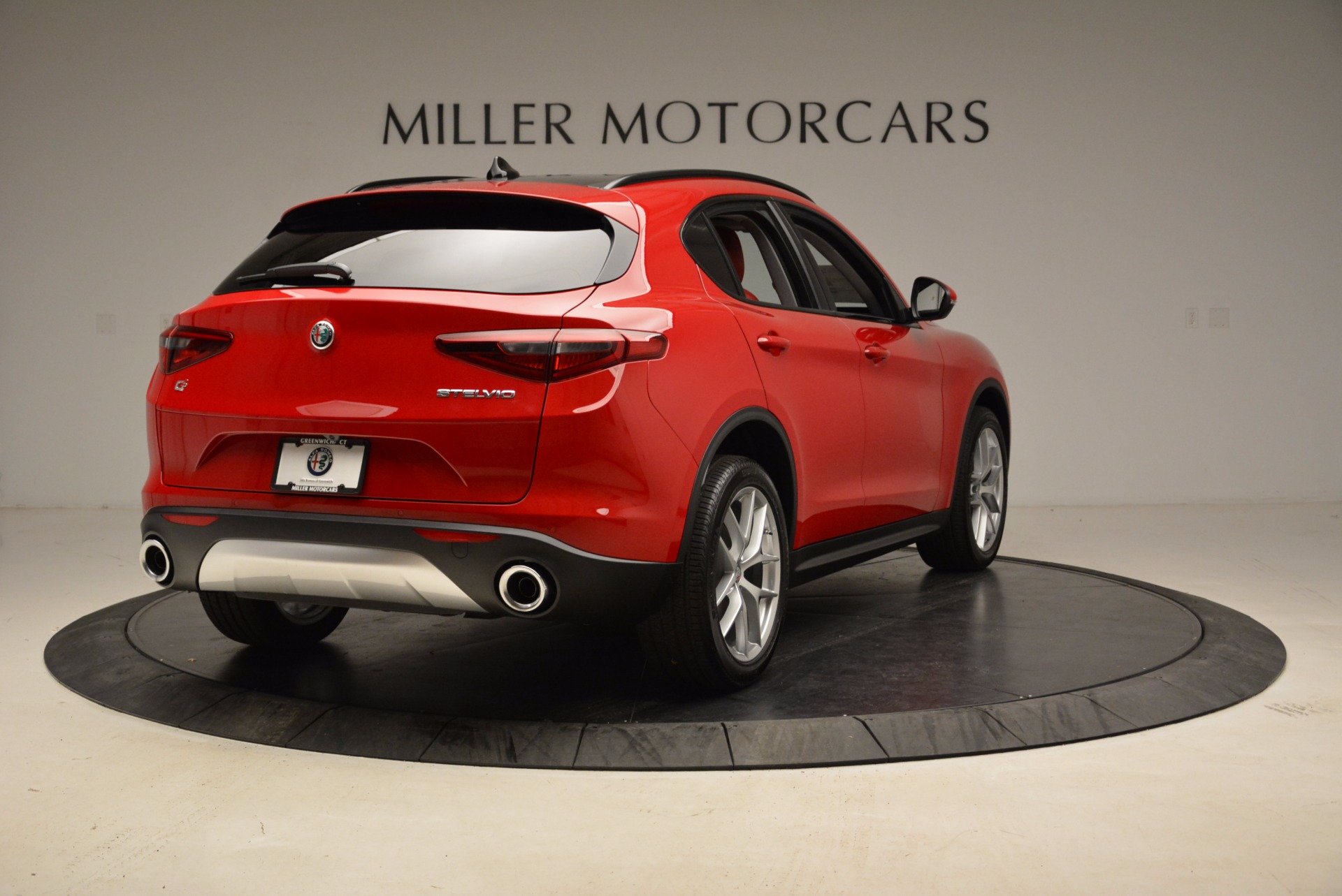 New-2018-Alfa-Romeo-Stelvio-Sport-Q4