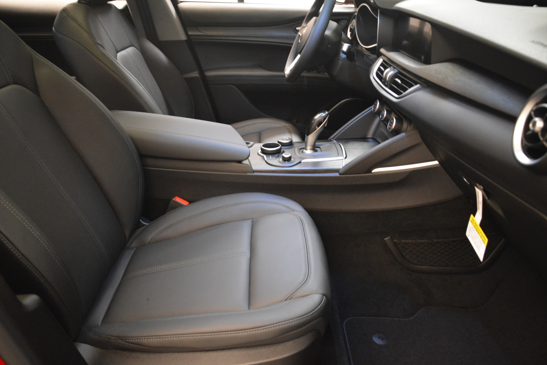 New-2018-Alfa-Romeo-Stelvio-Q4