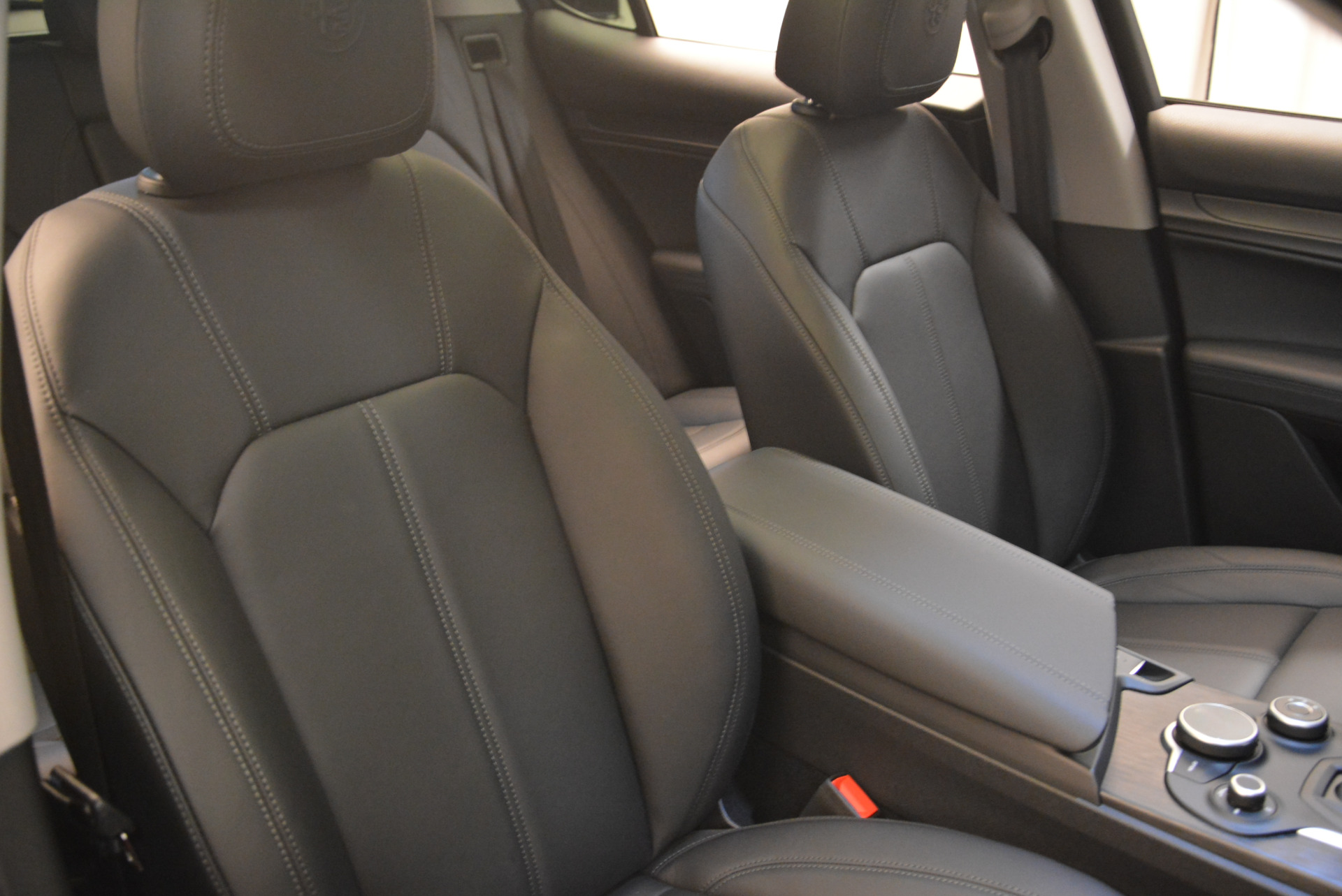 New-2018-Alfa-Romeo-Stelvio-Q4