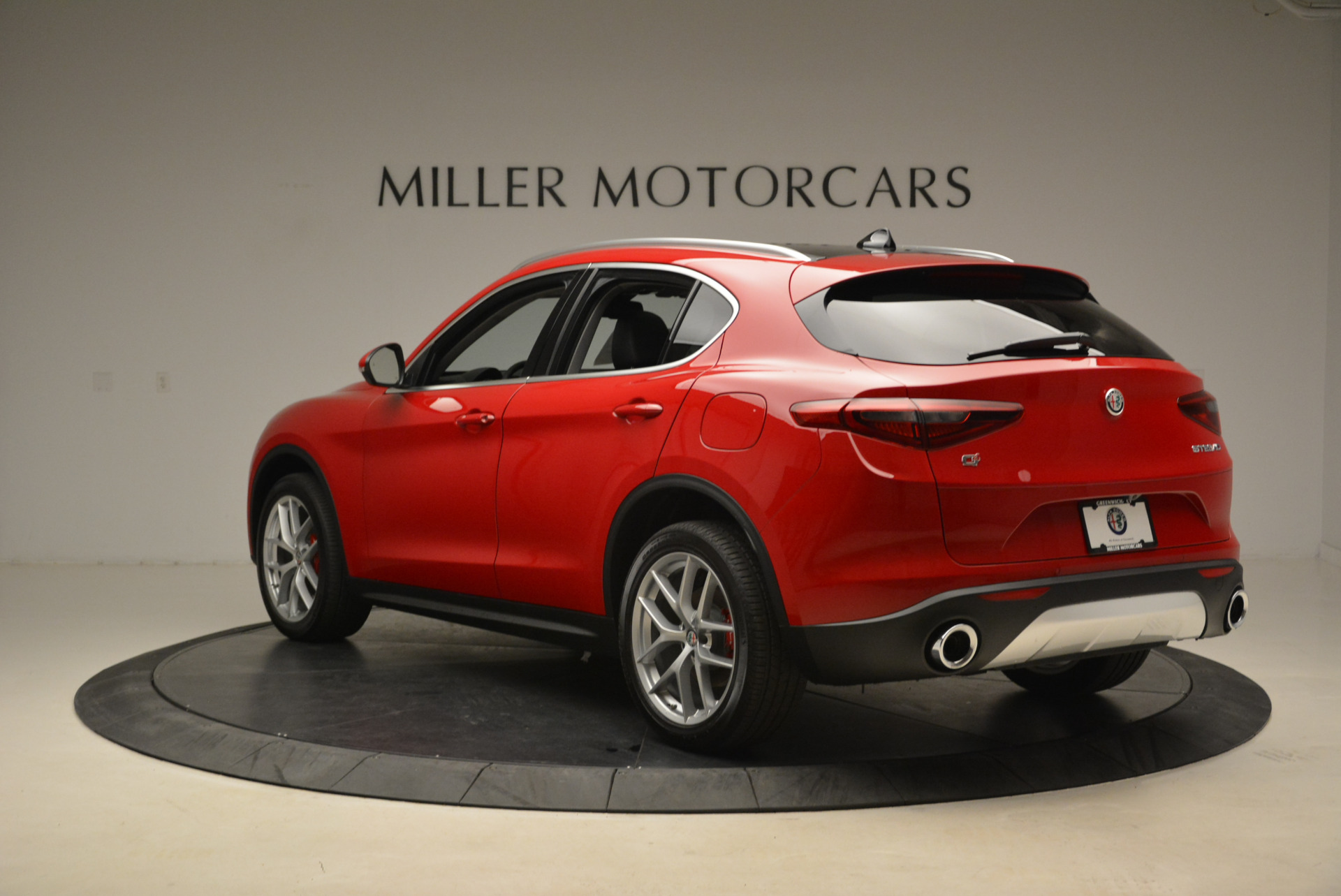 New-2018-Alfa-Romeo-Stelvio-Q4