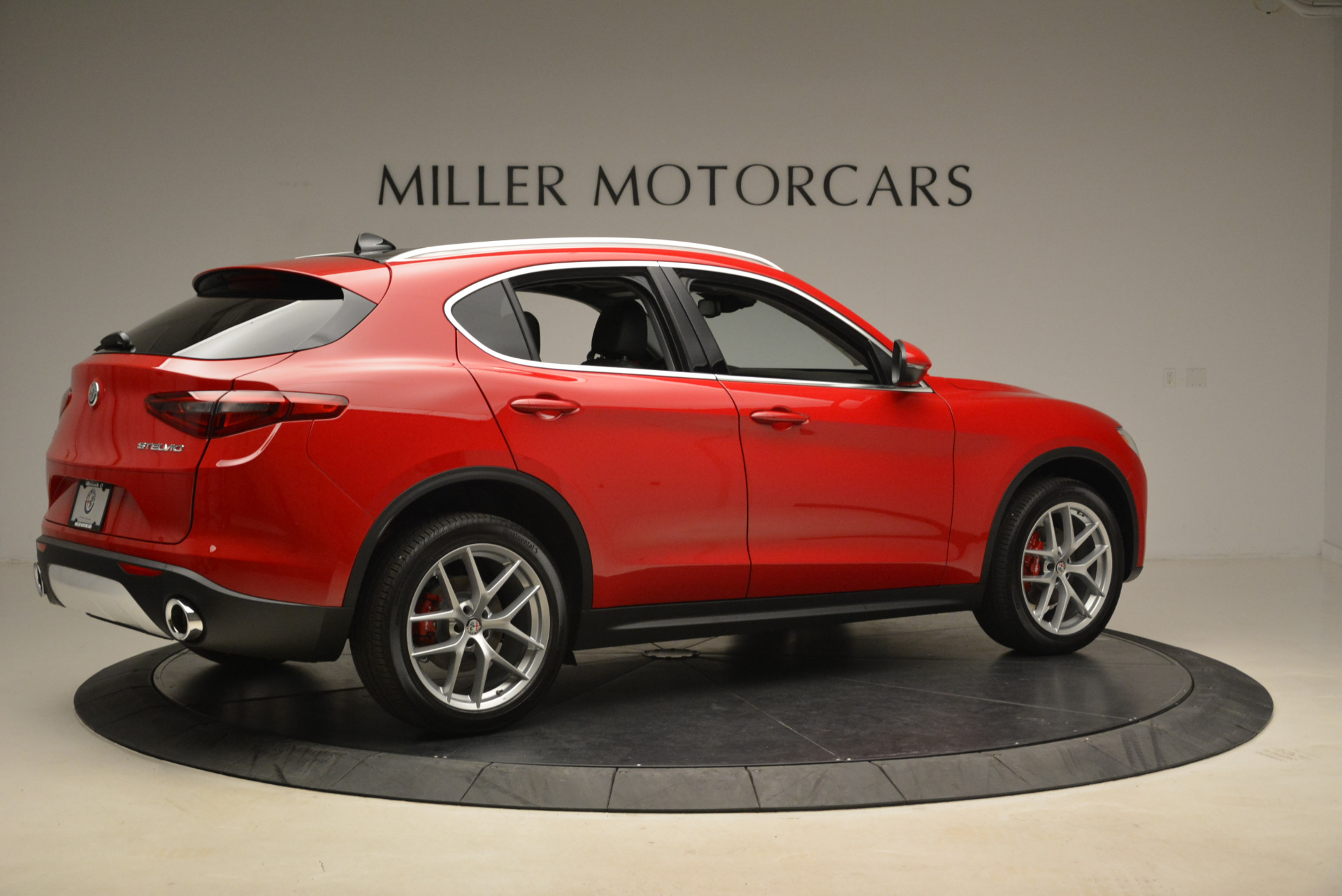 New-2018-Alfa-Romeo-Stelvio-Q4