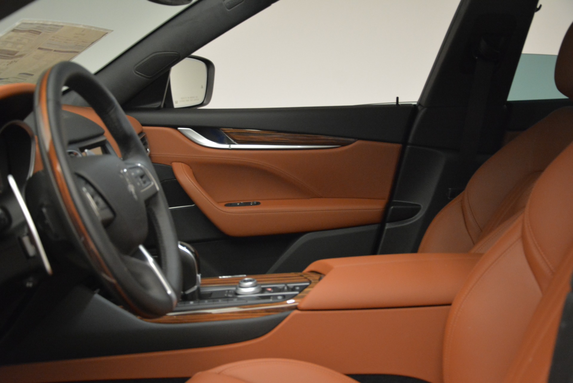 New-2018-Maserati-Levante-Q4-GranLusso