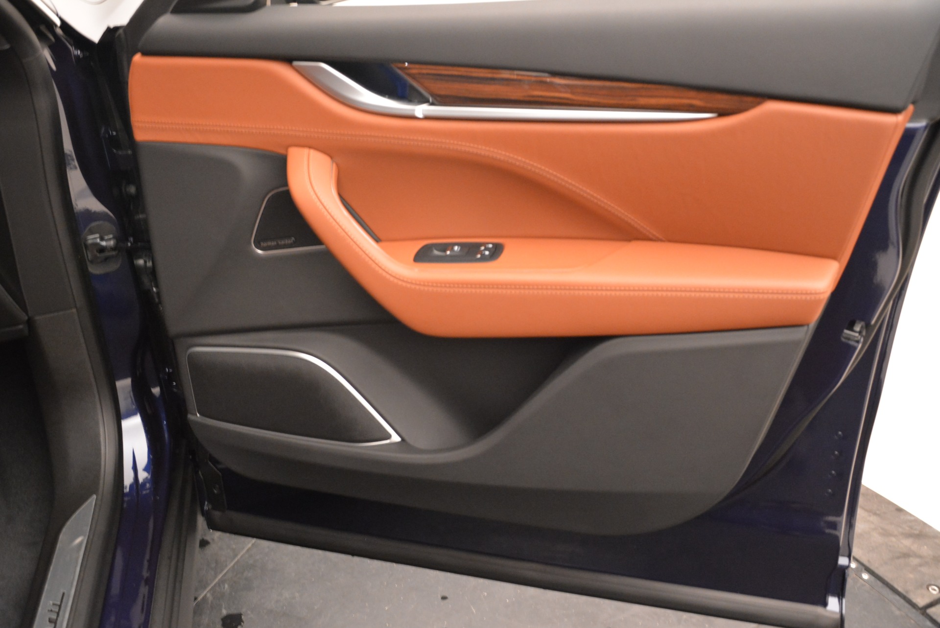 New-2018-Maserati-Levante-Q4-GranLusso