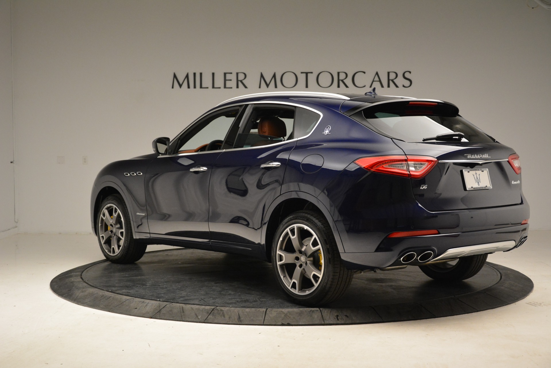 New-2018-Maserati-Levante-Q4-GranLusso