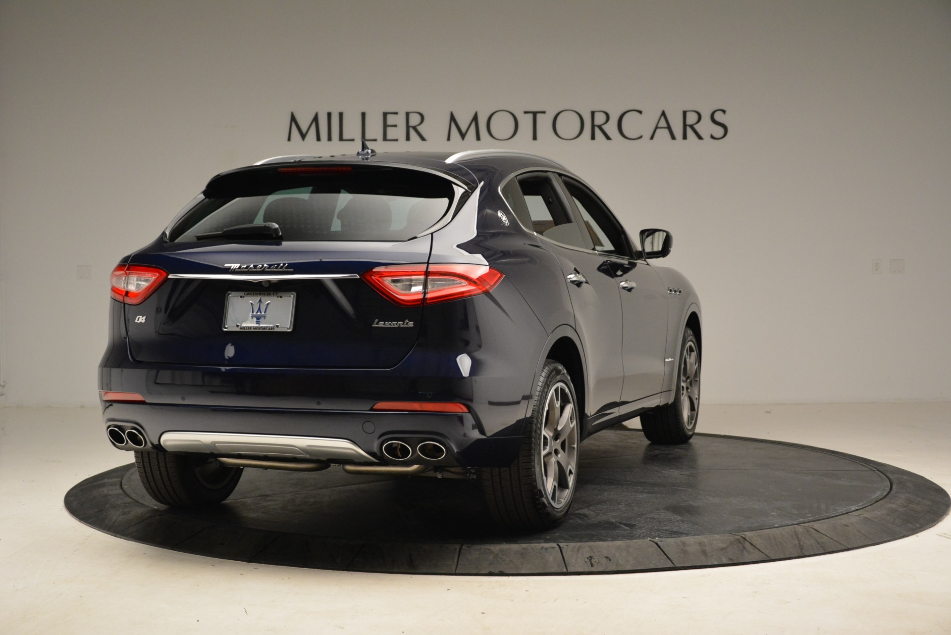 New-2018-Maserati-Levante-Q4-GranLusso