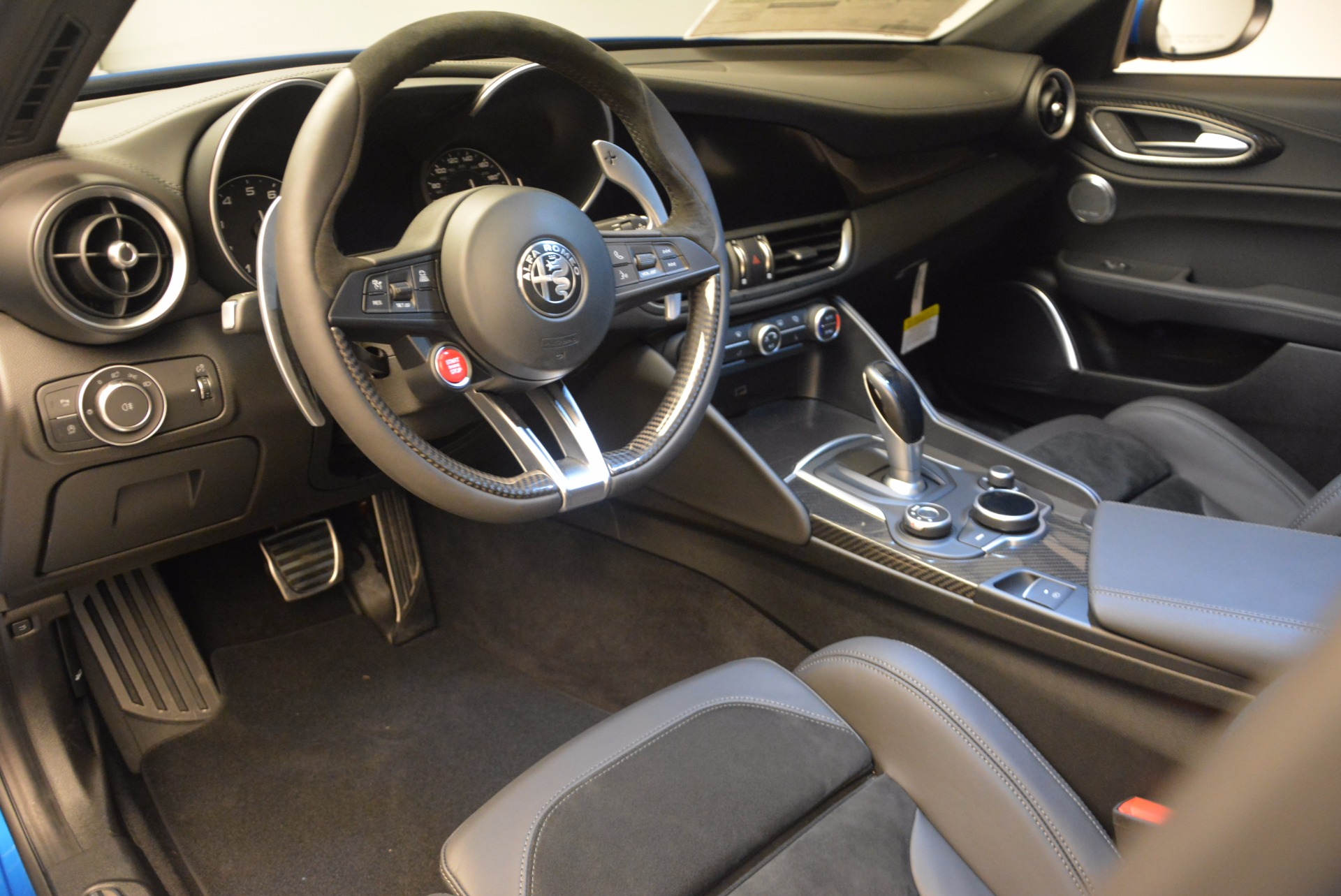 New-2018-Alfa-Romeo-Giulia-Quadrifoglio