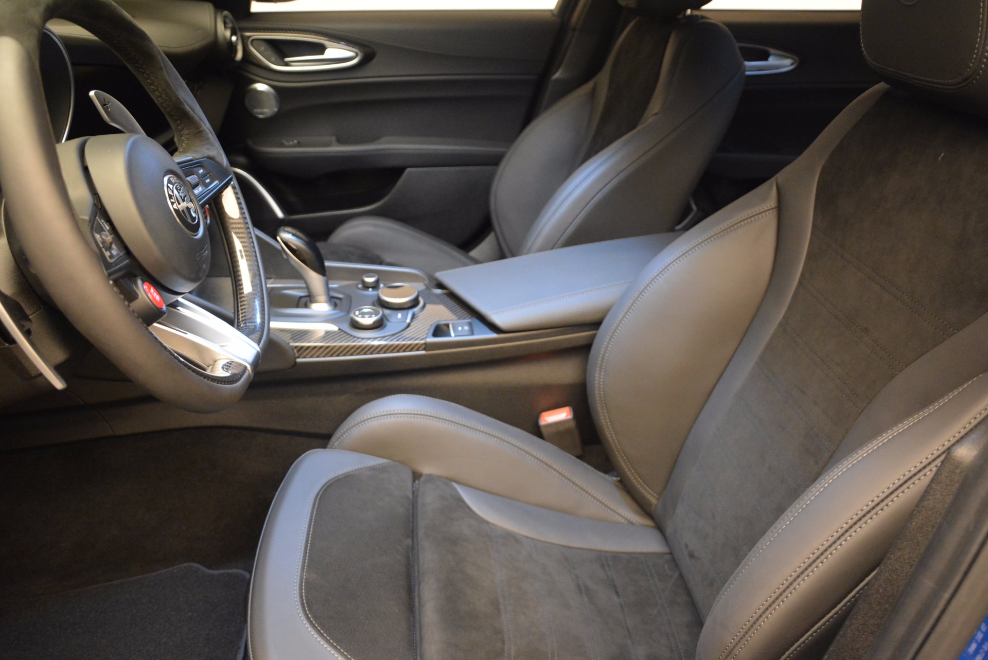 New-2018-Alfa-Romeo-Giulia-Quadrifoglio