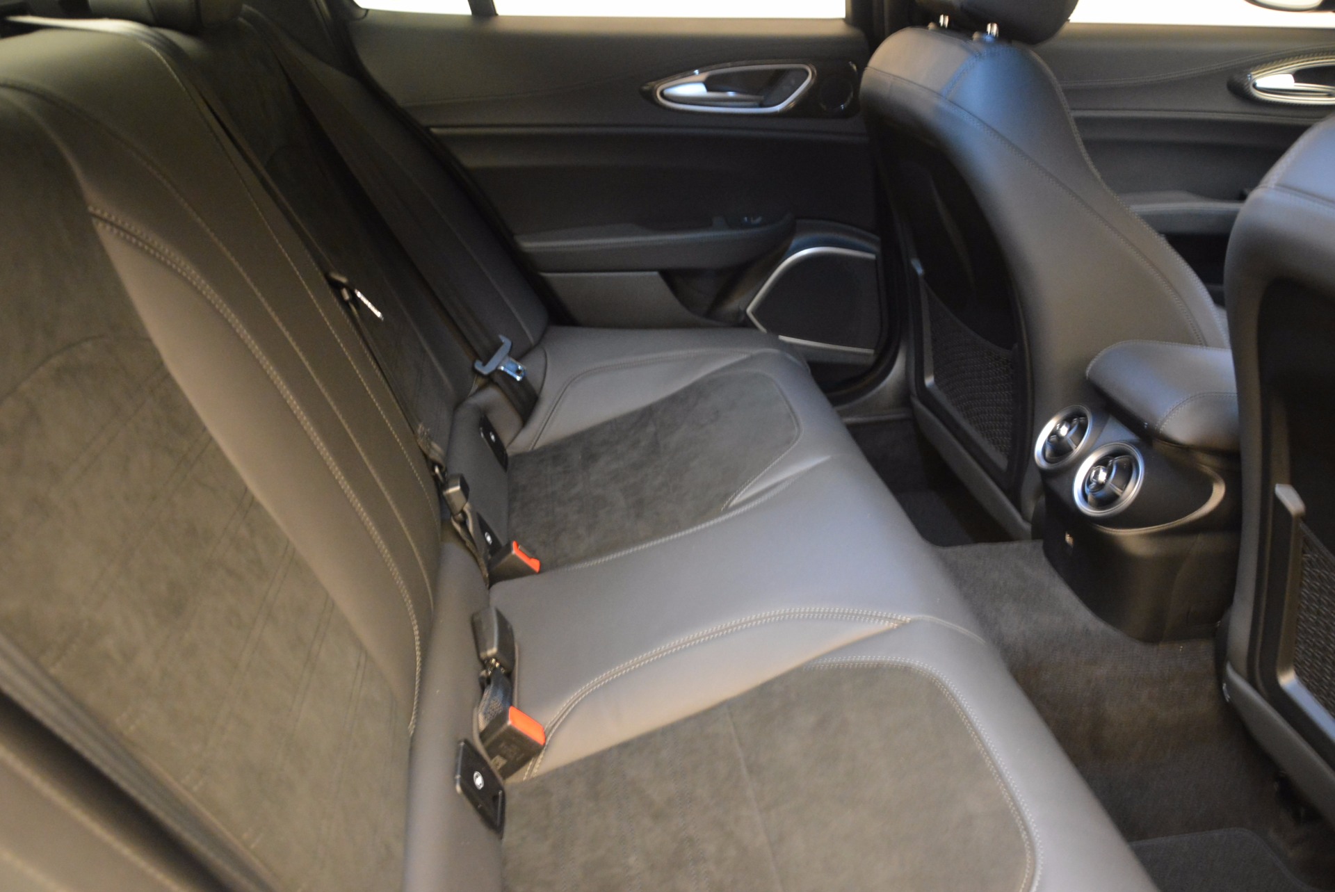 New-2018-Alfa-Romeo-Giulia-Quadrifoglio