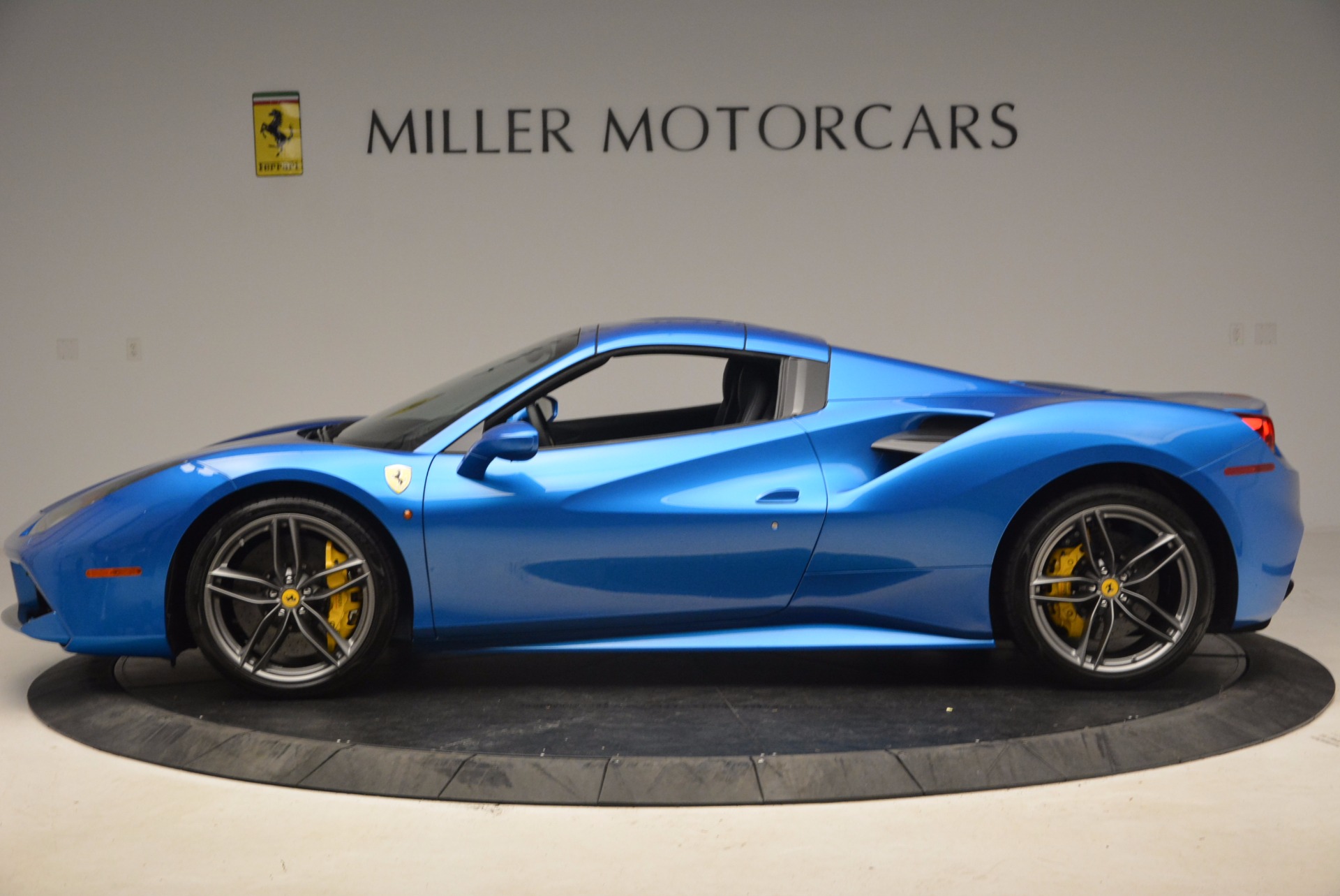Used-2017-Ferrari-488-Spider