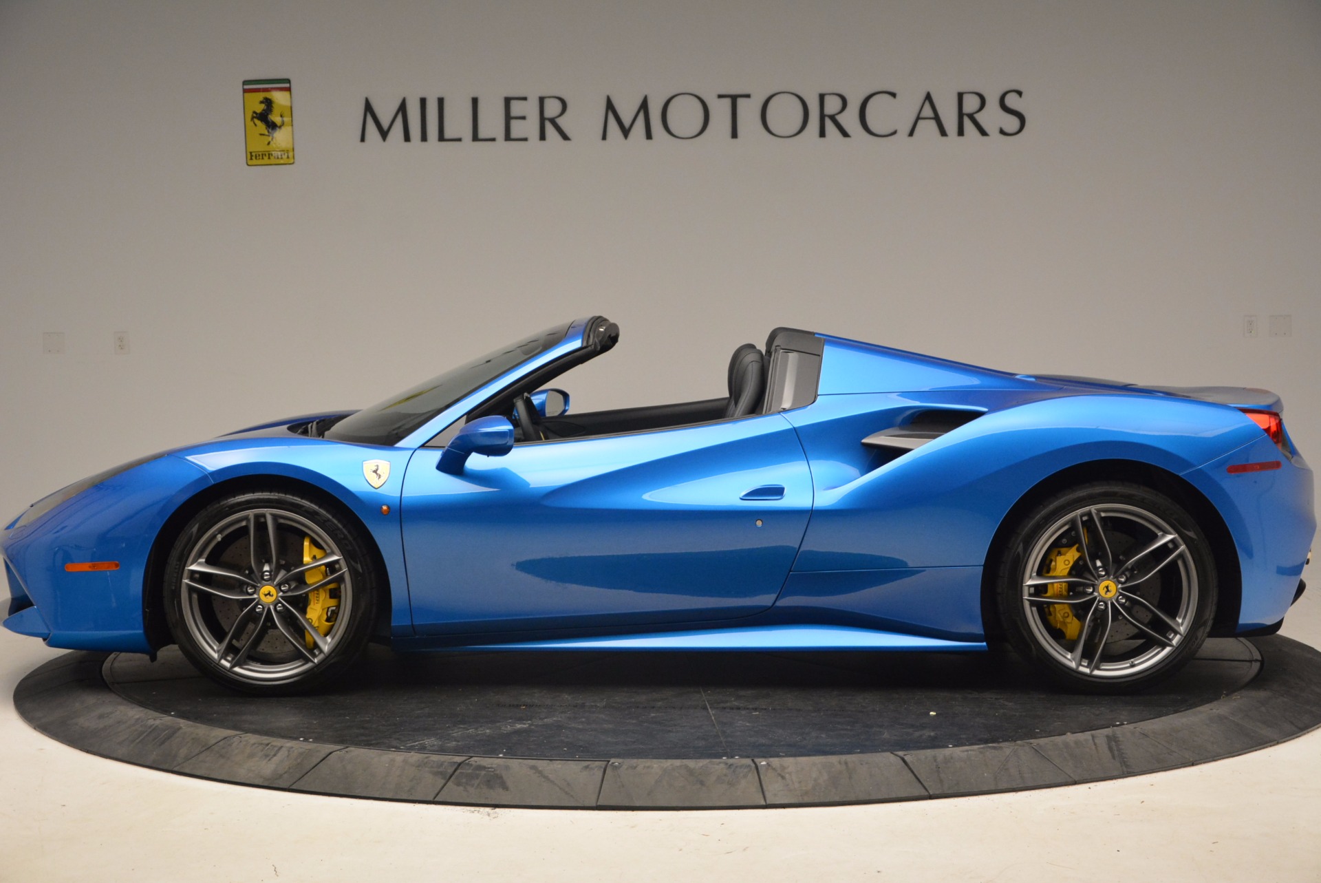 Used-2017-Ferrari-488-Spider