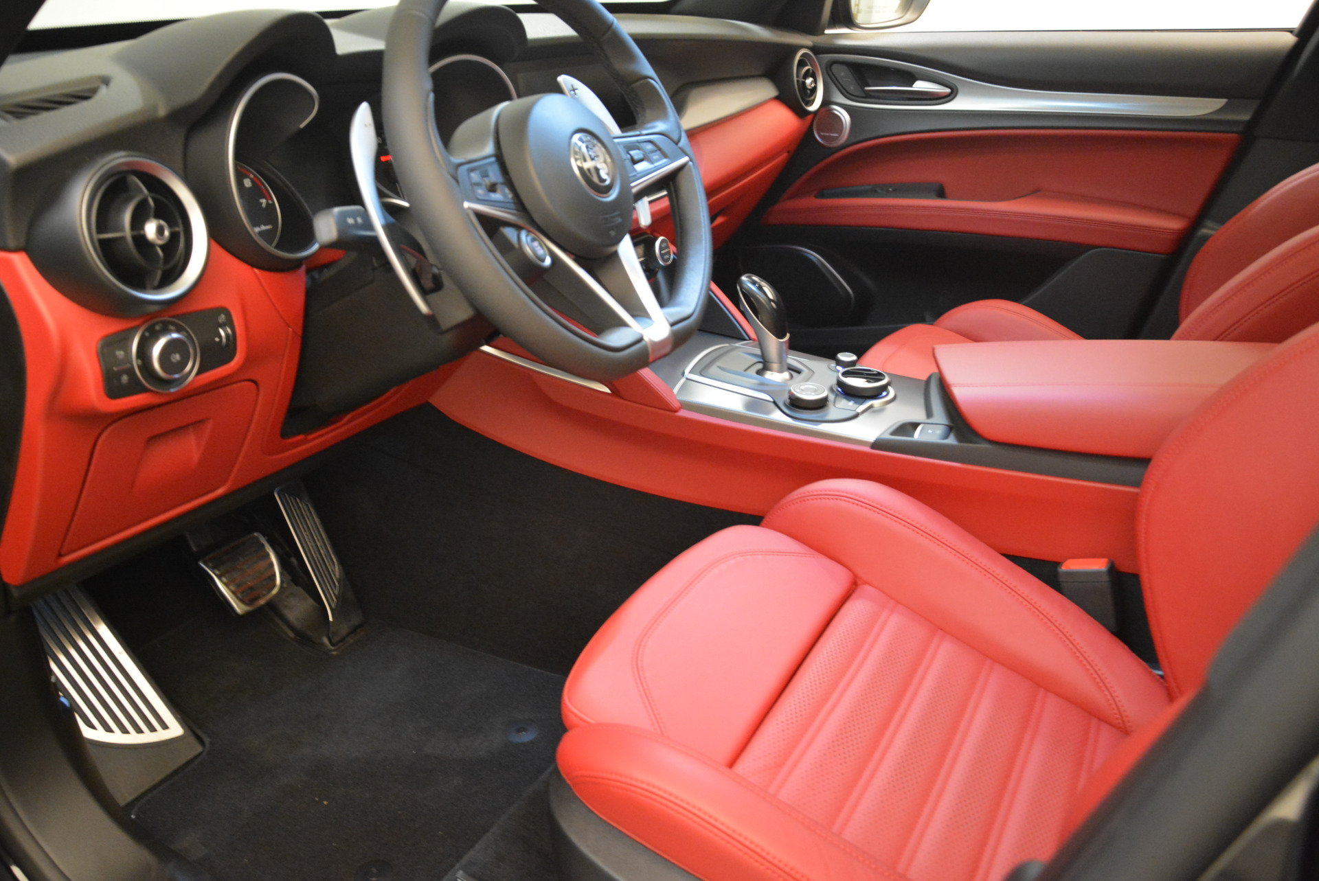 New-2018-Alfa-Romeo-Stelvio-Ti-Sport-Q4