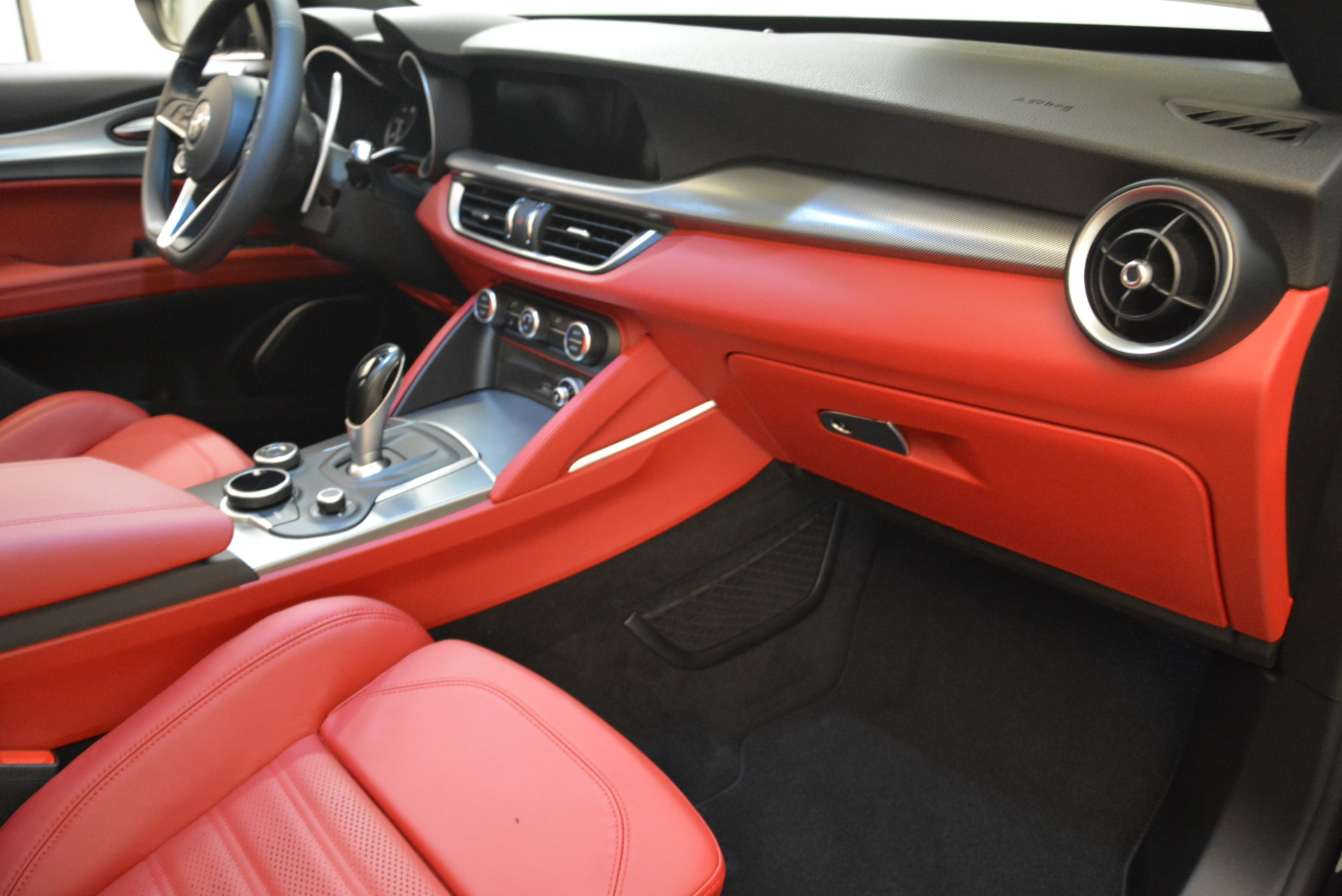 New-2018-Alfa-Romeo-Stelvio-Ti-Sport-Q4