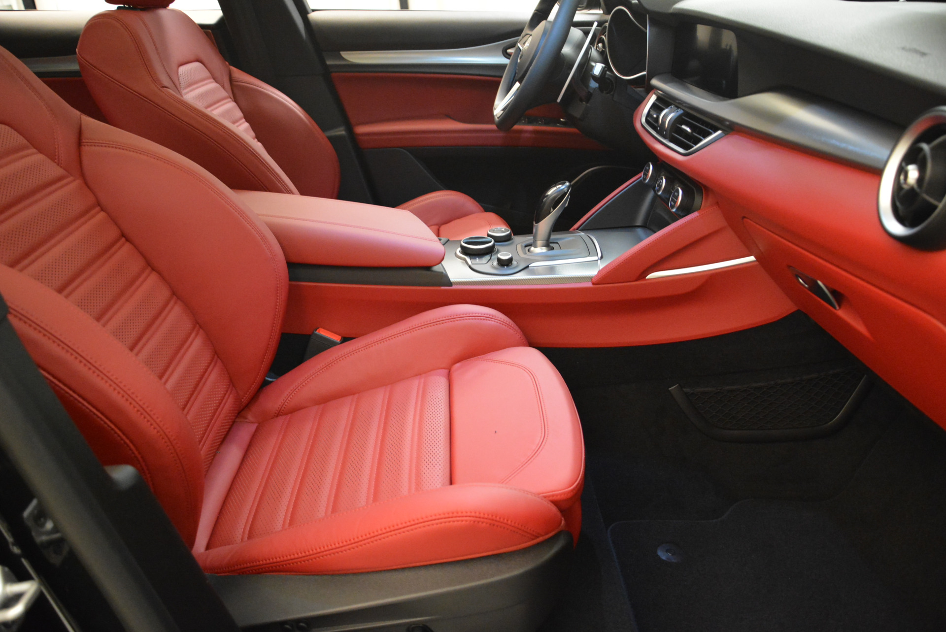 New-2018-Alfa-Romeo-Stelvio-Ti-Sport-Q4