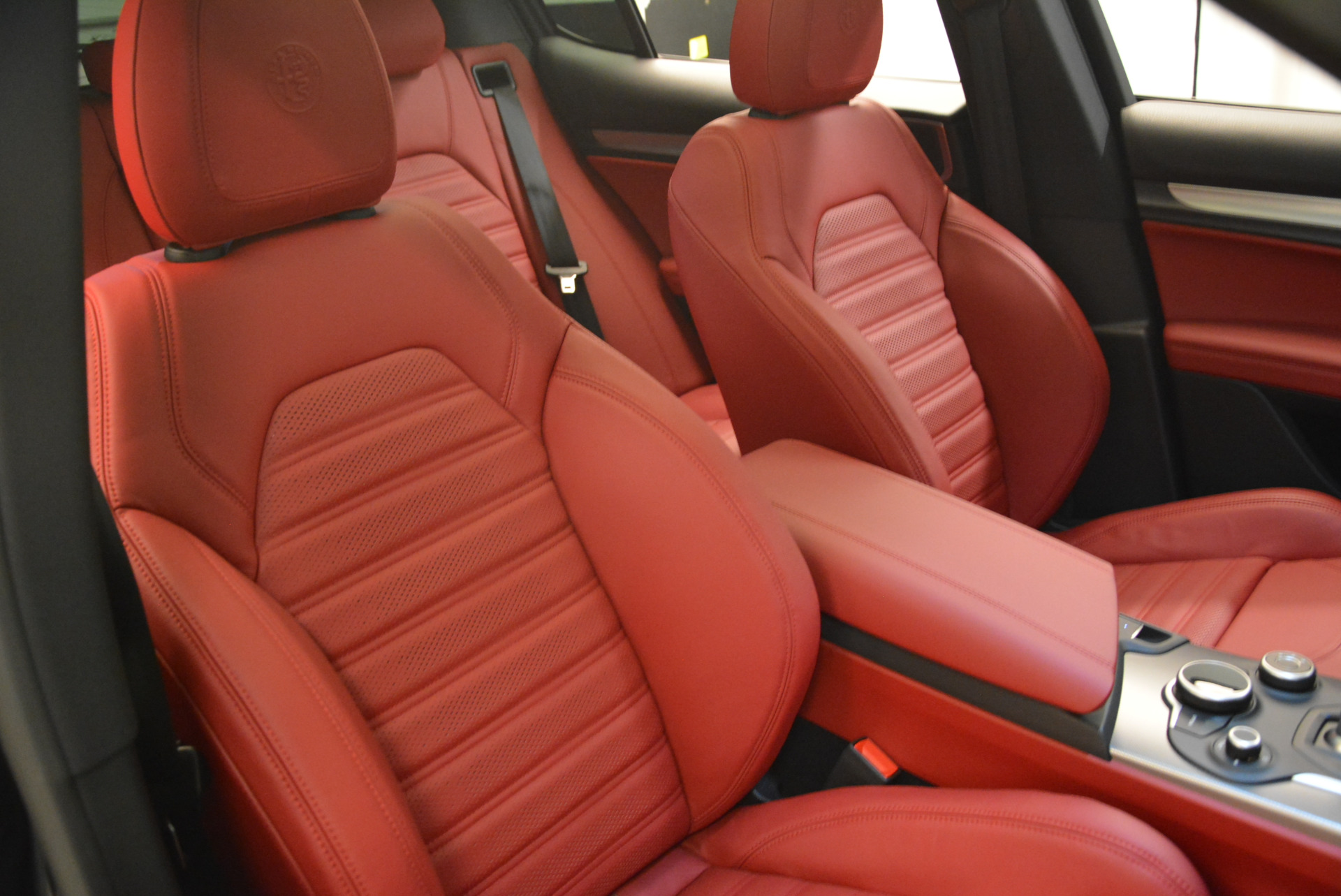 New-2018-Alfa-Romeo-Stelvio-Ti-Sport-Q4