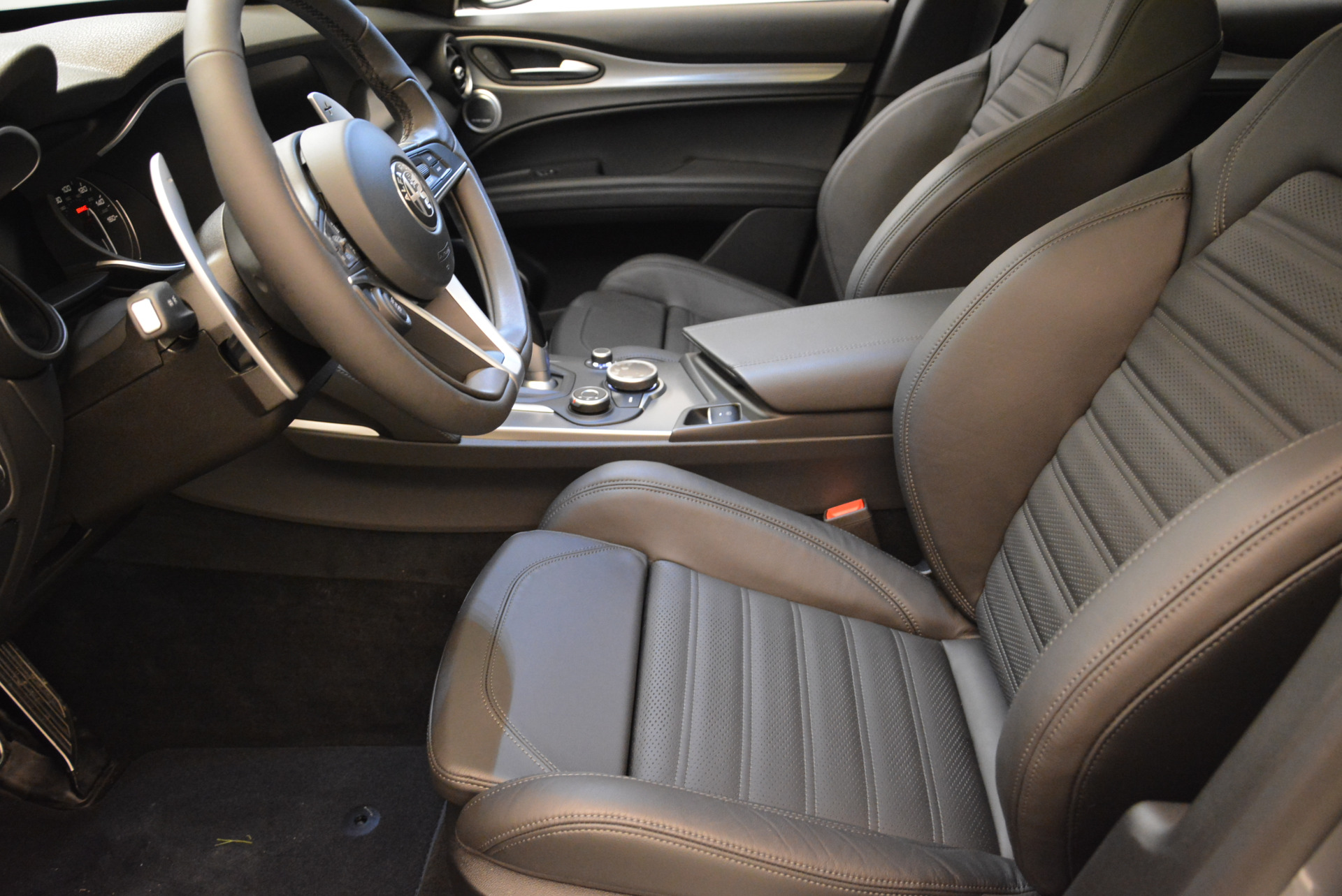 New-2018-Alfa-Romeo-Stelvio-Ti-Sport-Q4