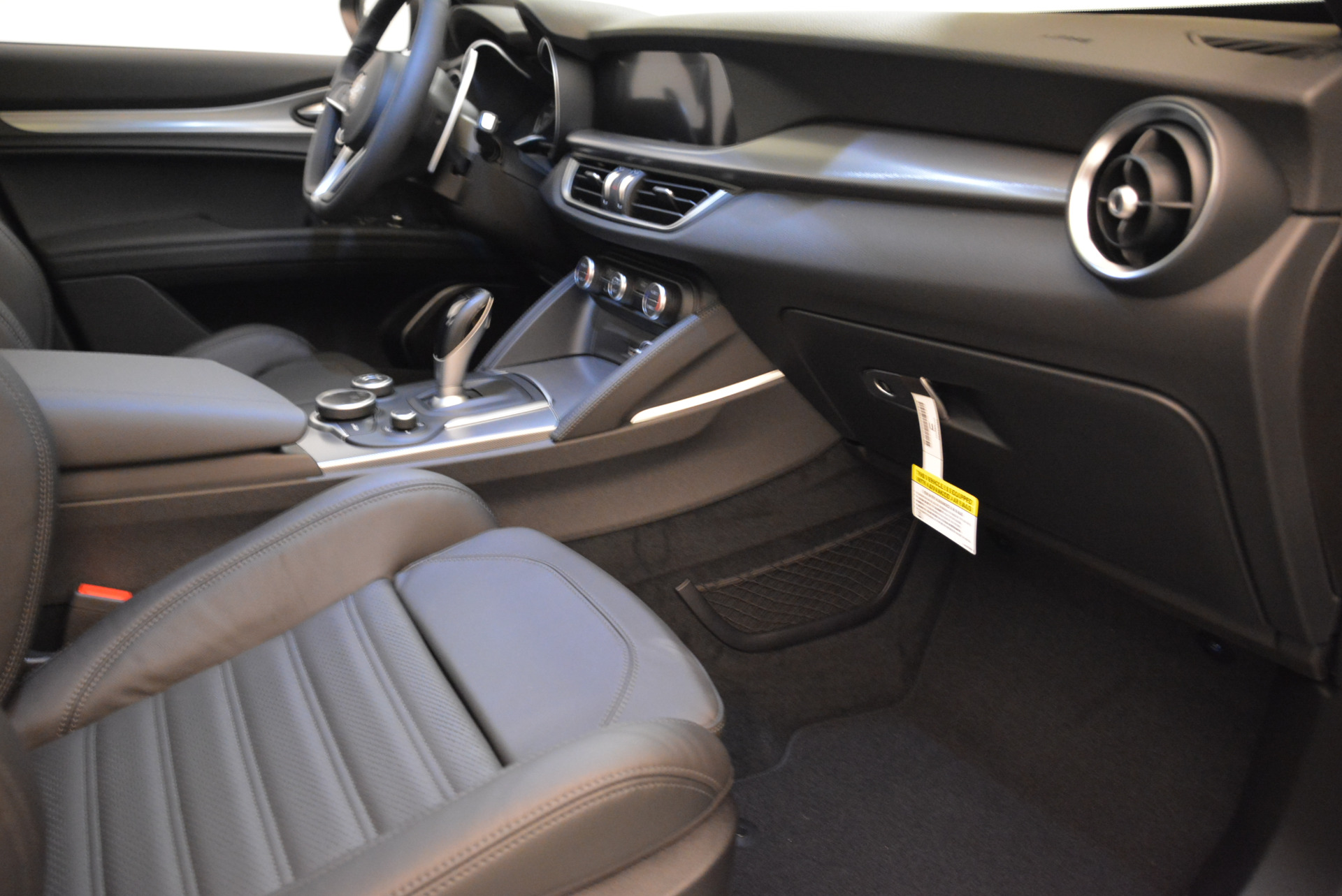 New-2018-Alfa-Romeo-Stelvio-Ti-Sport-Q4