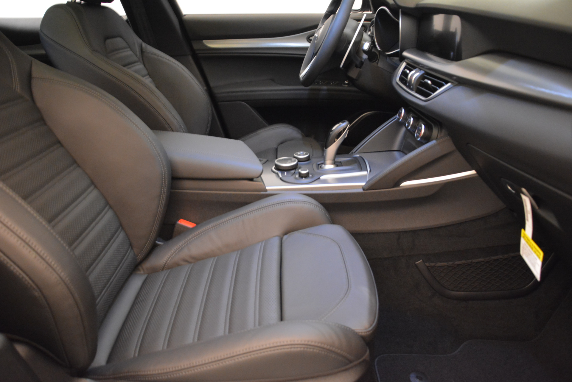 New-2018-Alfa-Romeo-Stelvio-Ti-Sport-Q4