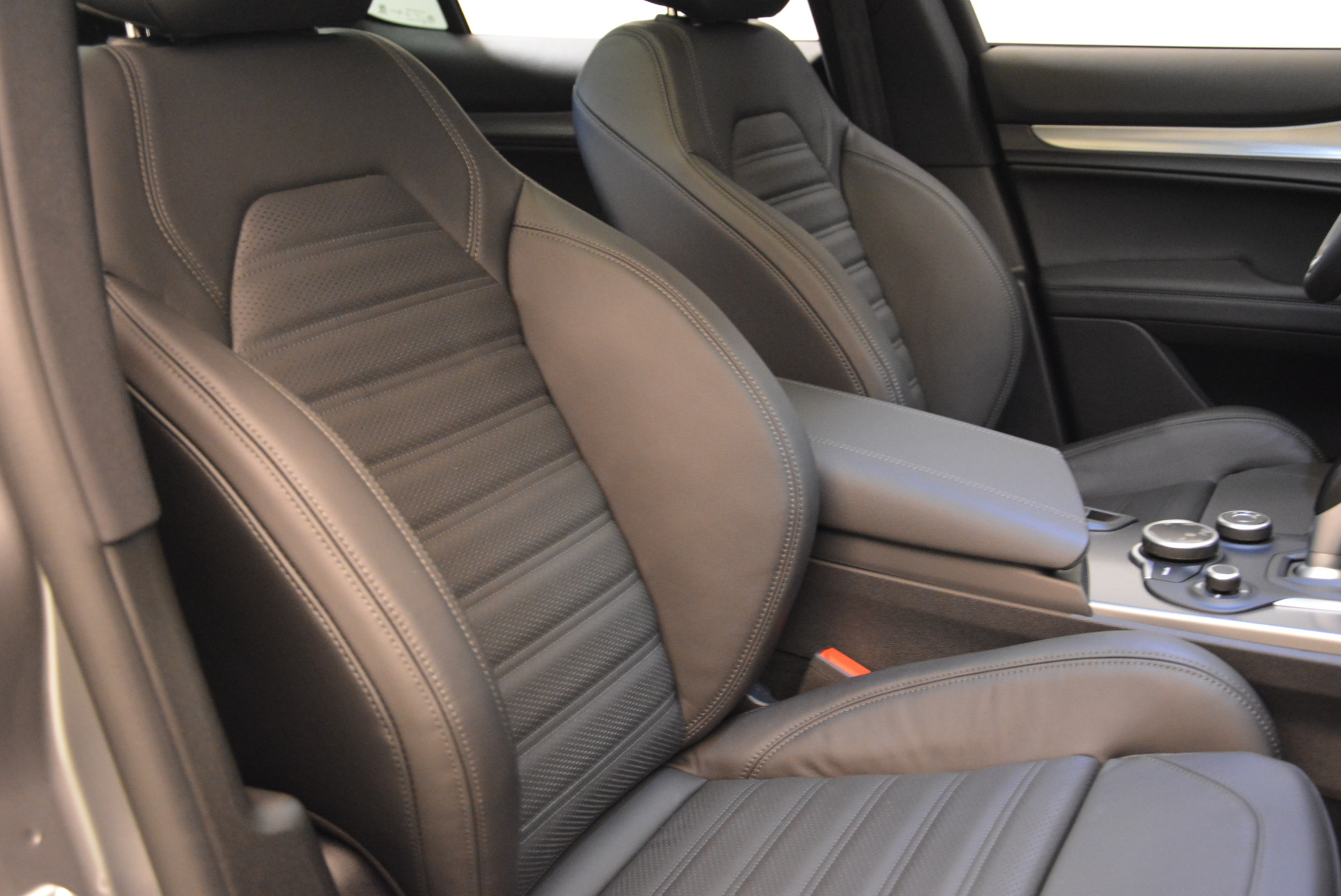 New-2018-Alfa-Romeo-Stelvio-Ti-Sport-Q4