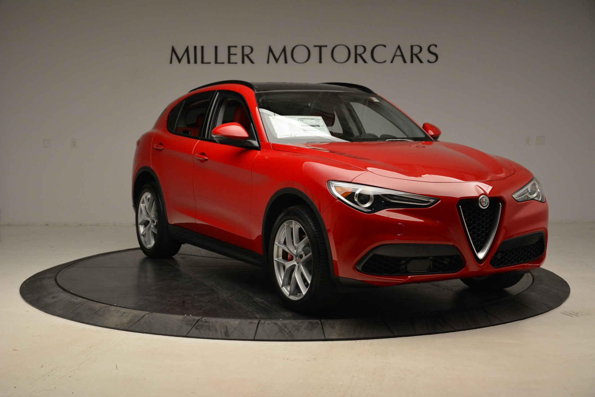 New-2018-Alfa-Romeo-Stelvio-Sport-Q4
