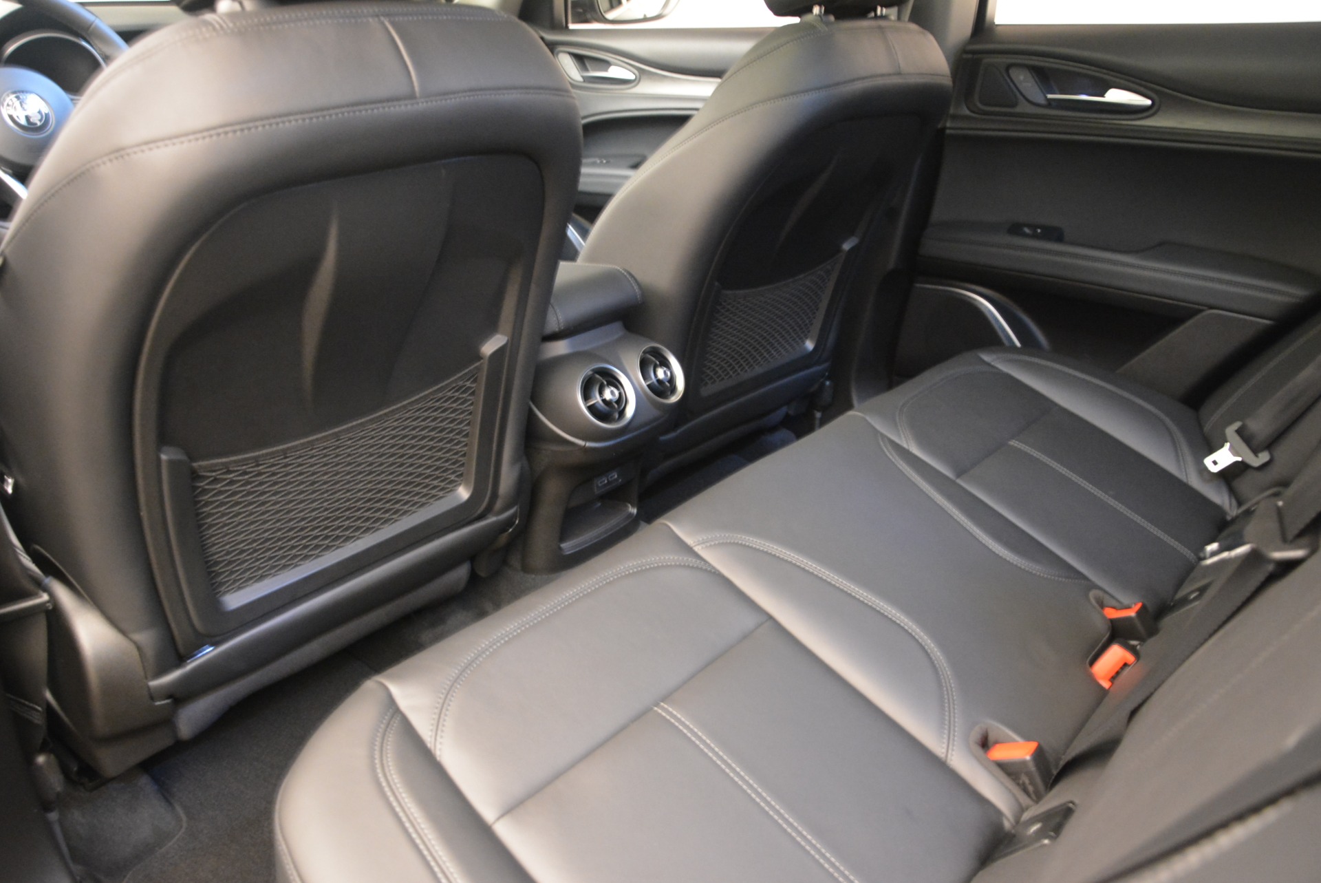 New-2018-Alfa-Romeo-Stelvio-Sport-Q4