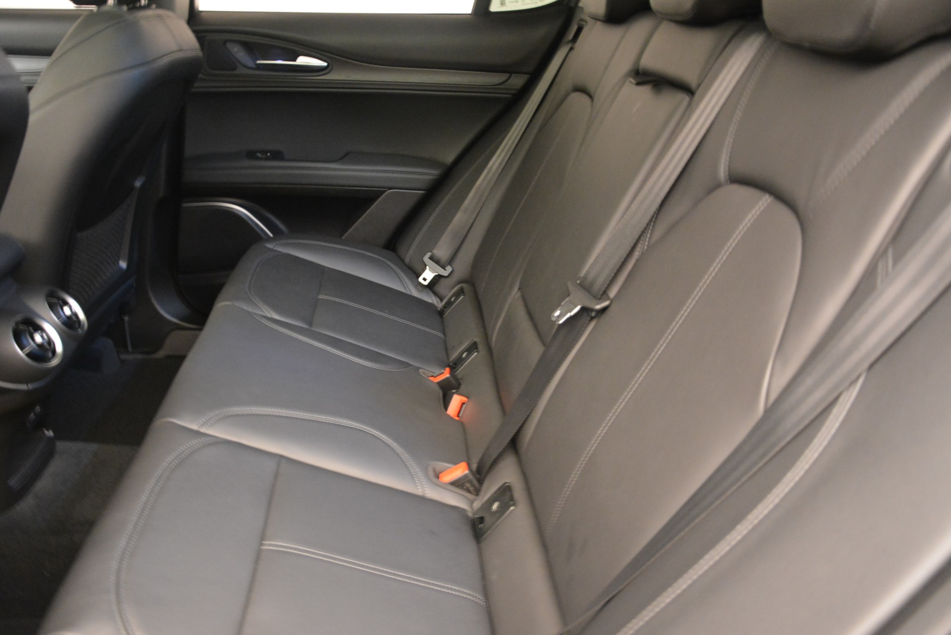 New-2018-Alfa-Romeo-Stelvio-Sport-Q4