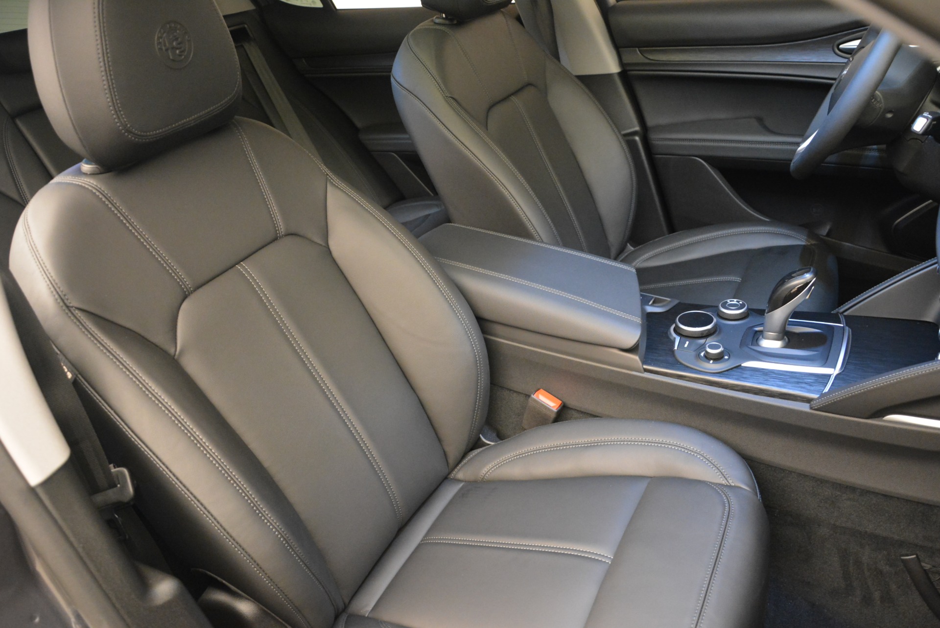 New-2018-Alfa-Romeo-Stelvio-Sport-Q4