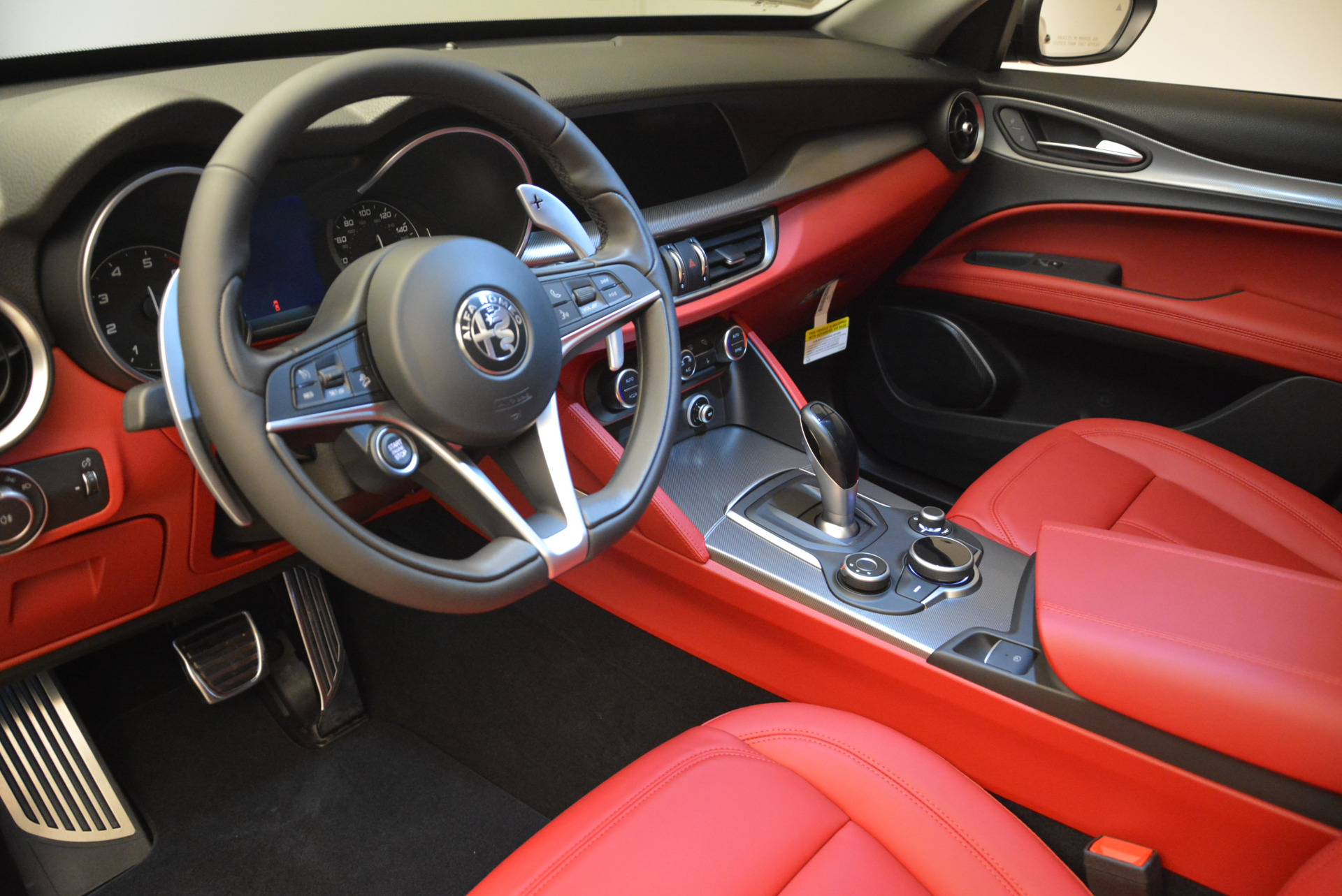 New-2018-Alfa-Romeo-Stelvio-Sport-Q4