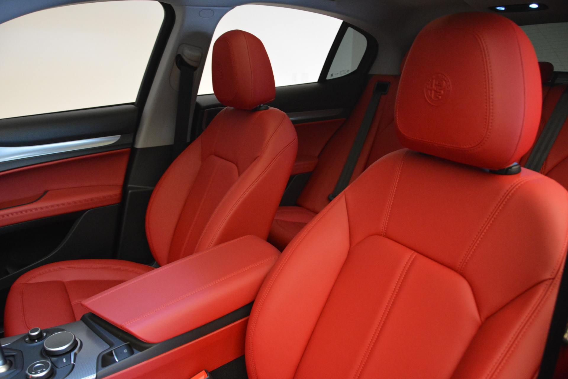 New-2018-Alfa-Romeo-Stelvio-Sport-Q4