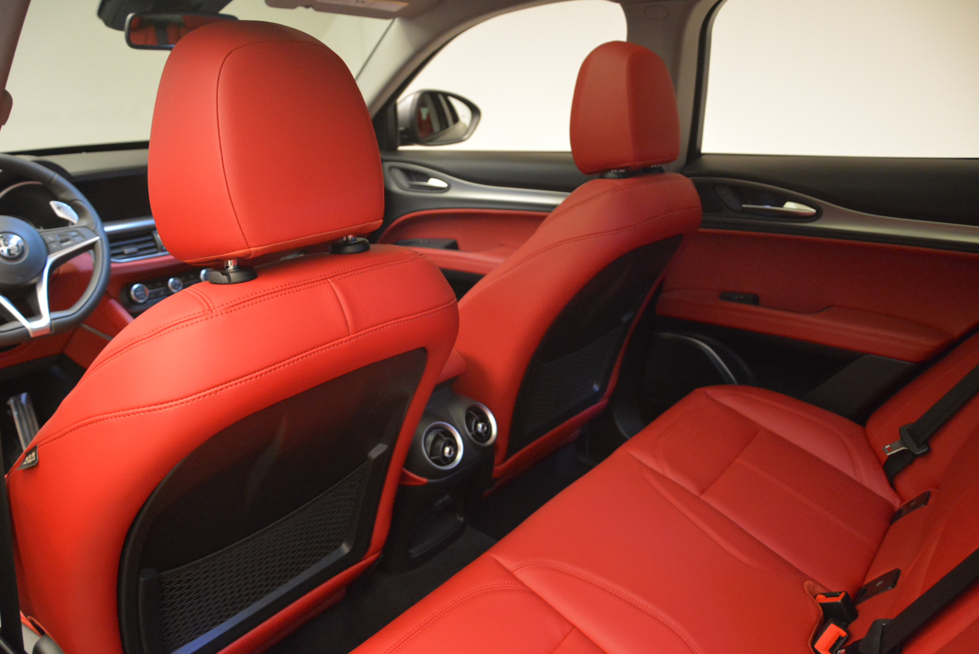 New-2018-Alfa-Romeo-Stelvio-Sport-Q4