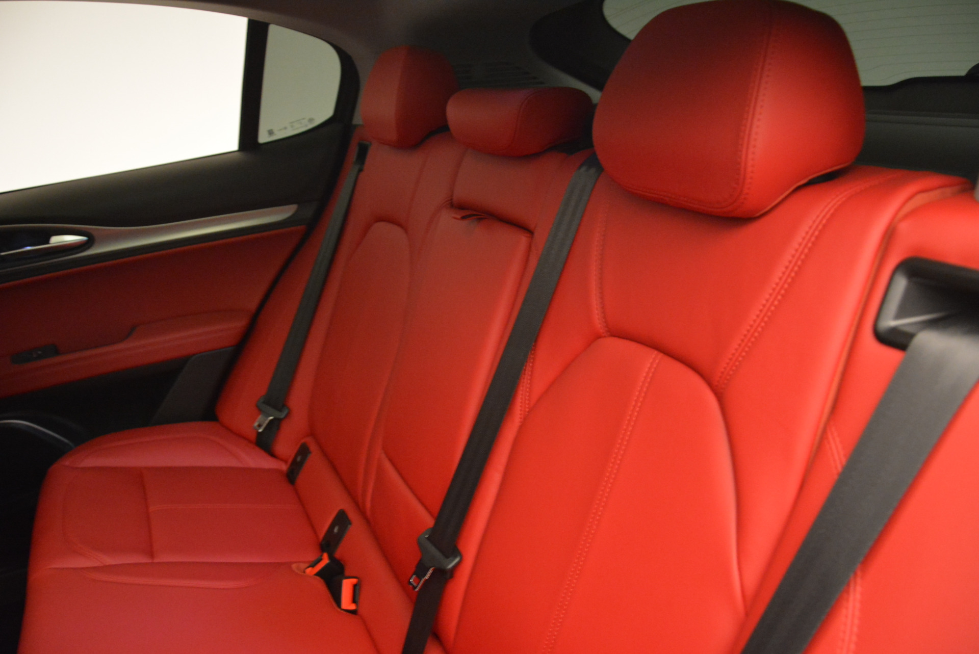 New-2018-Alfa-Romeo-Stelvio-Sport-Q4