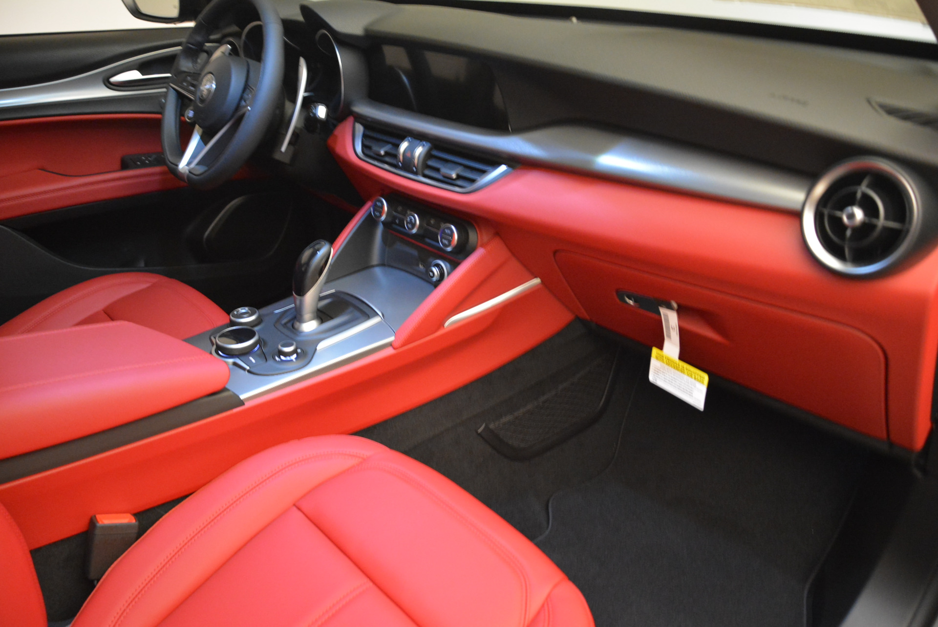 New-2018-Alfa-Romeo-Stelvio-Sport-Q4