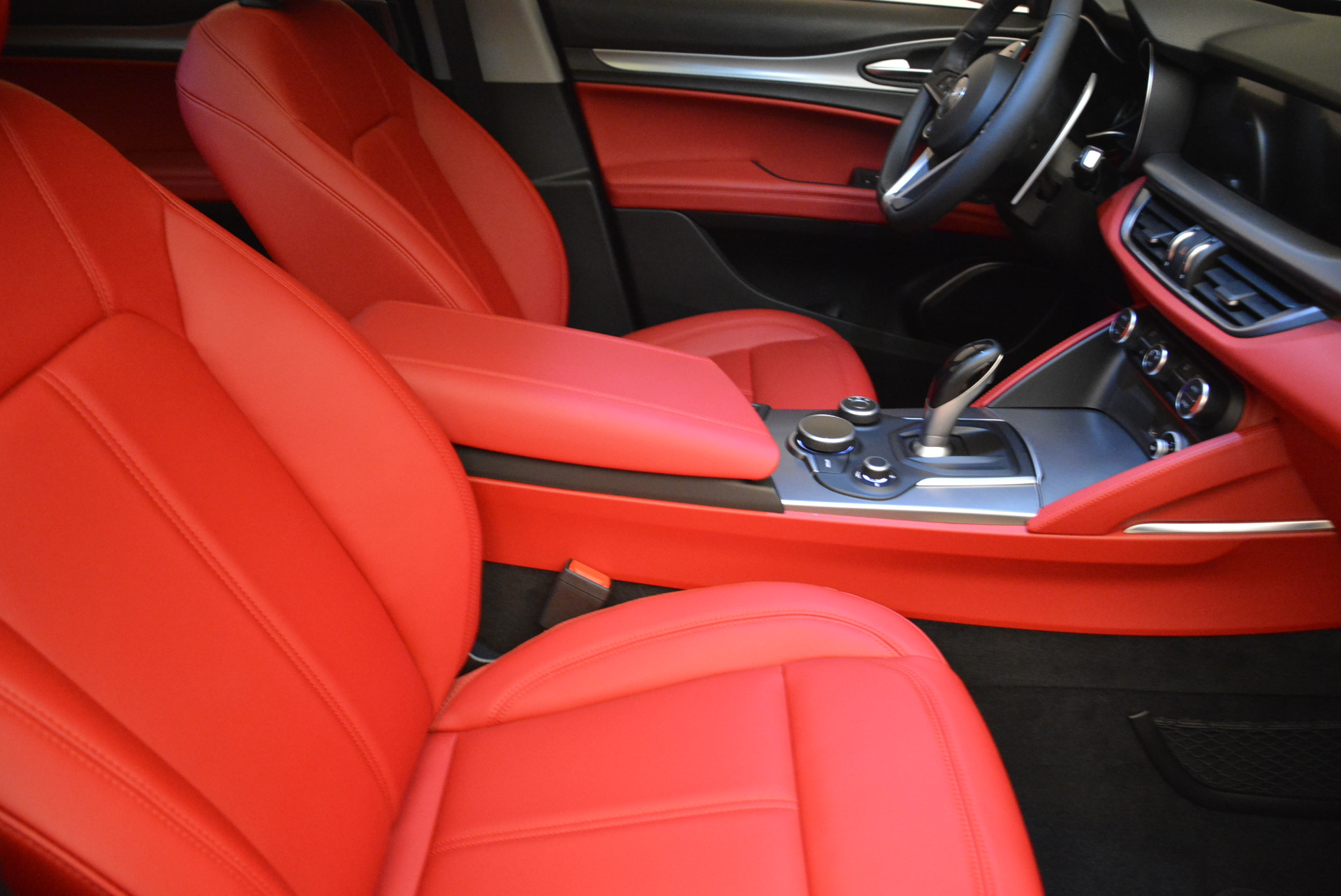 New-2018-Alfa-Romeo-Stelvio-Sport-Q4