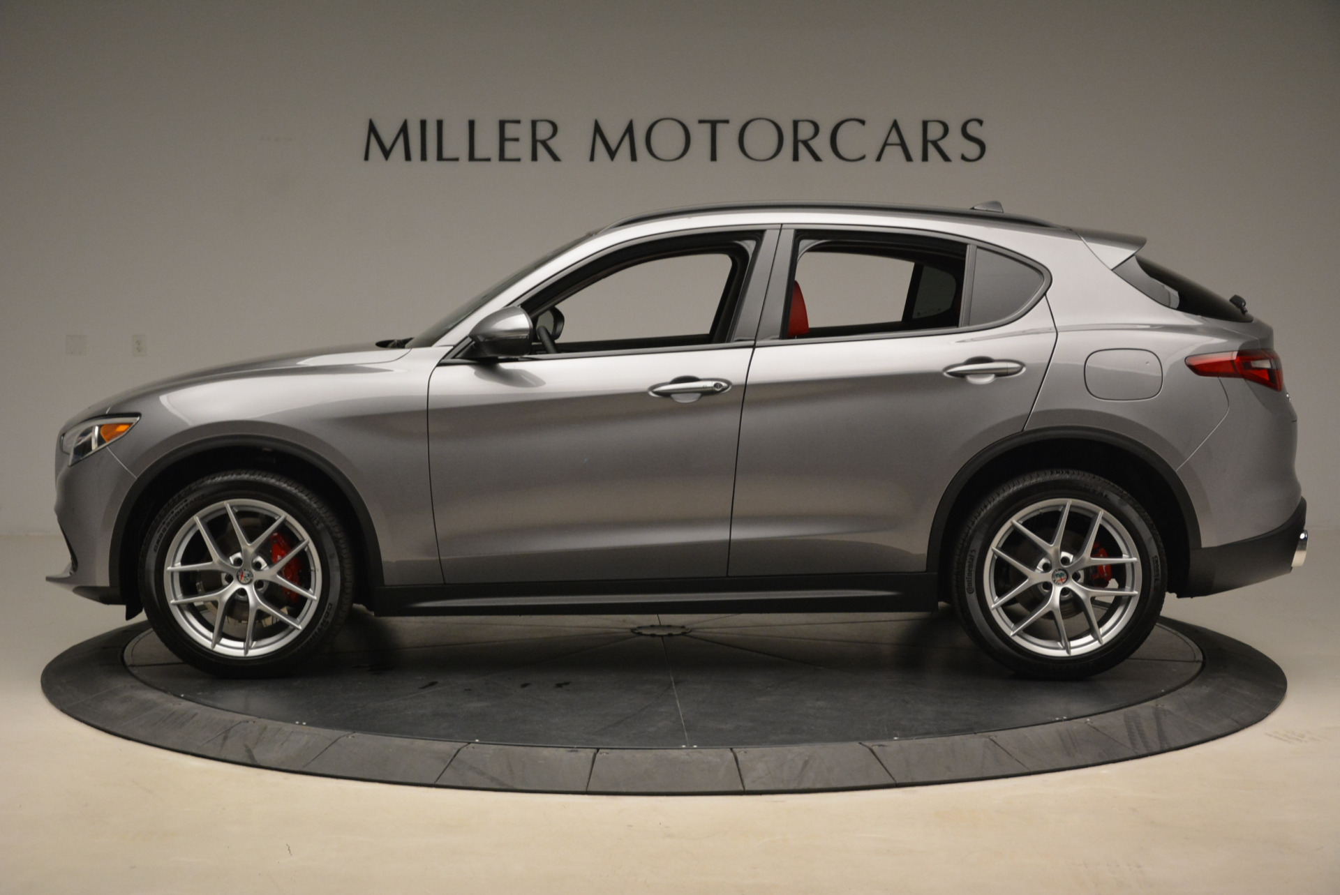 New-2018-Alfa-Romeo-Stelvio-Sport-Q4