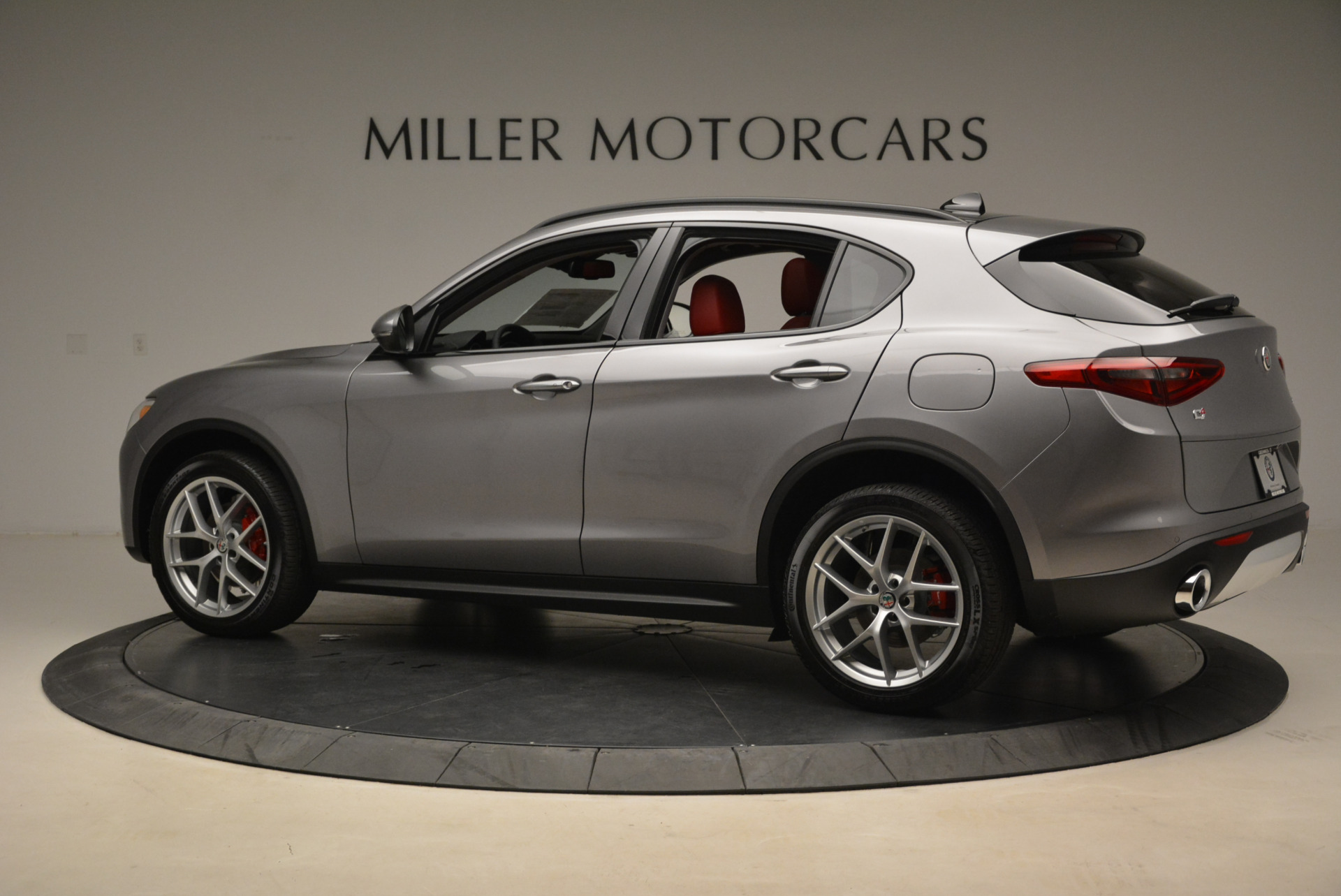 New-2018-Alfa-Romeo-Stelvio-Sport-Q4