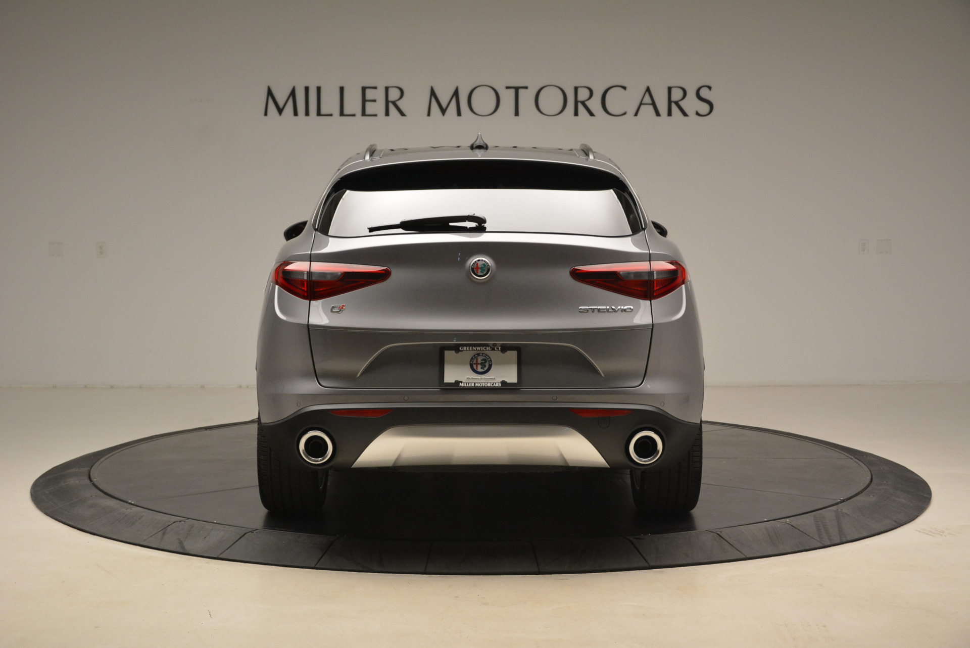 New-2018-Alfa-Romeo-Stelvio-Sport-Q4