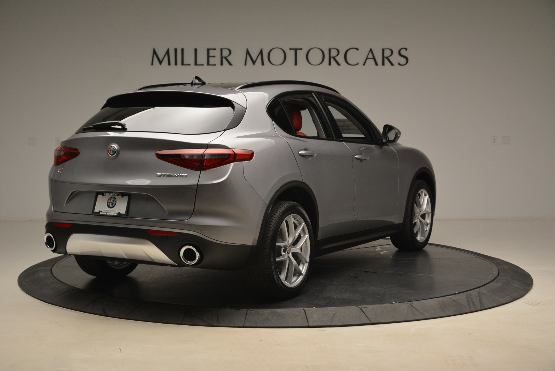 New-2018-Alfa-Romeo-Stelvio-Sport-Q4