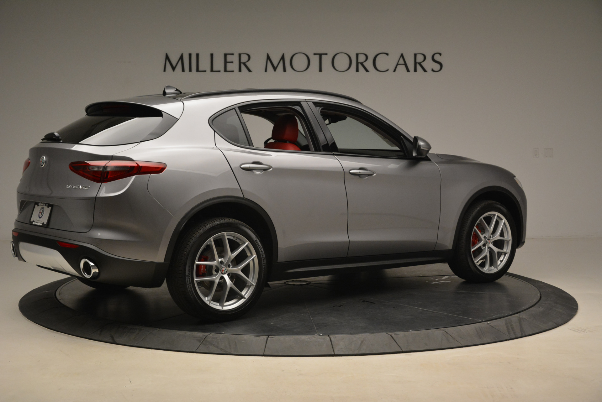 New-2018-Alfa-Romeo-Stelvio-Sport-Q4