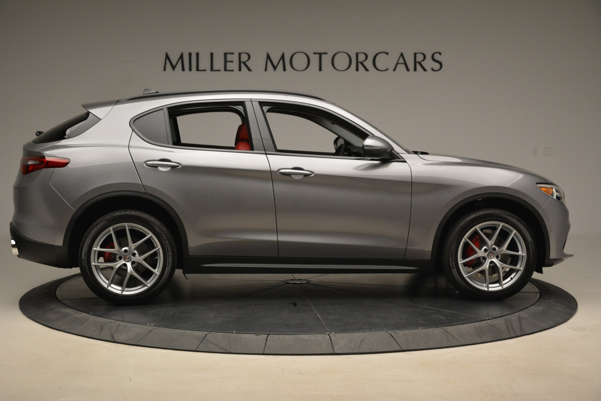 New-2018-Alfa-Romeo-Stelvio-Sport-Q4