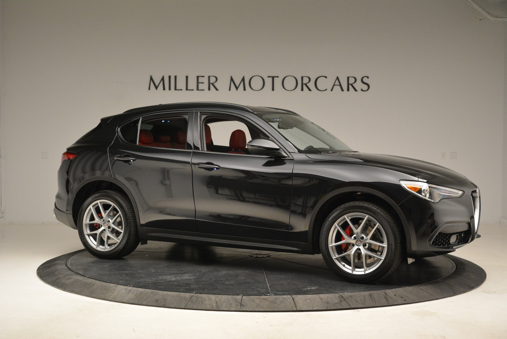 New-2018-Alfa-Romeo-Stelvio-Sport-Q4