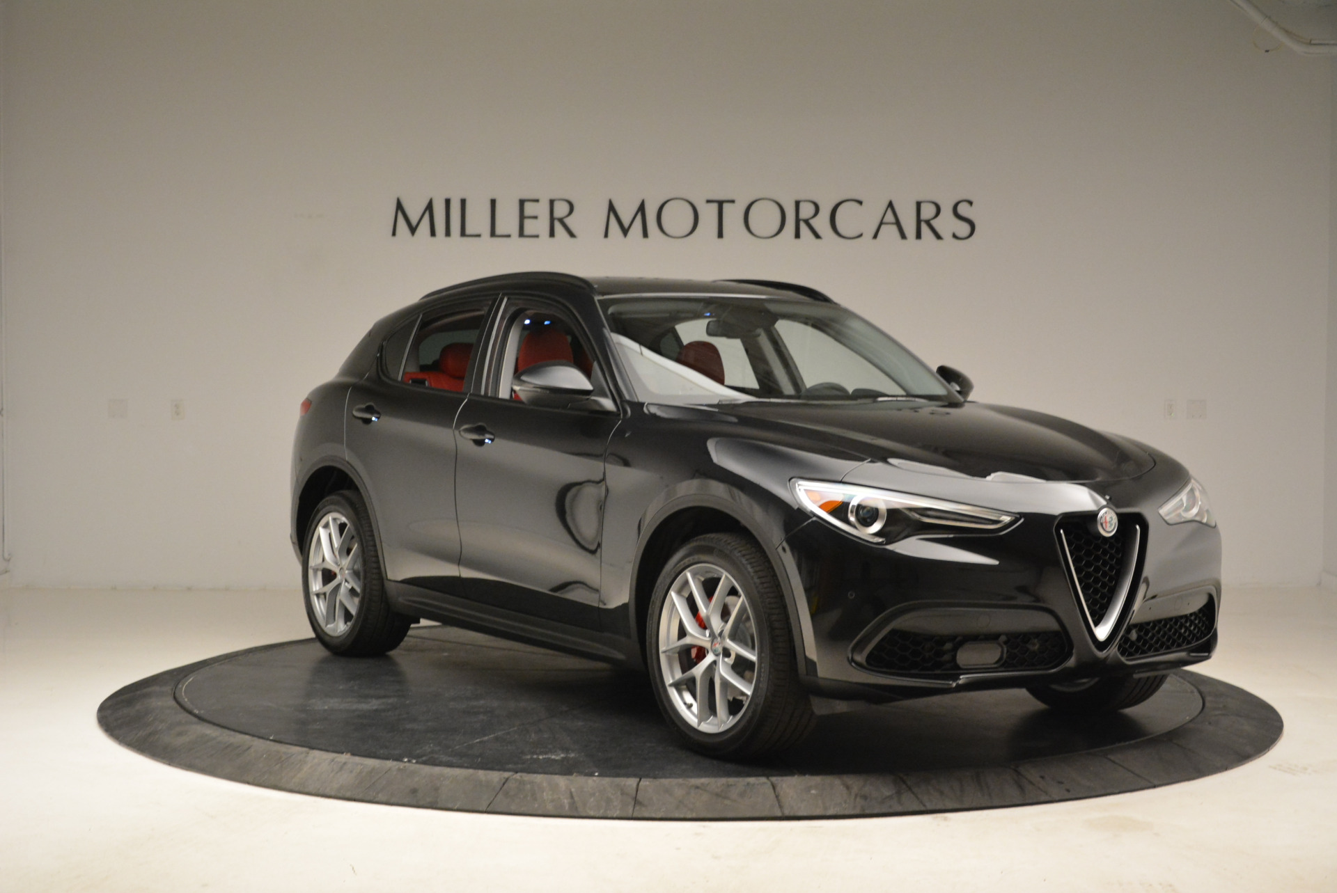 New-2018-Alfa-Romeo-Stelvio-Sport-Q4