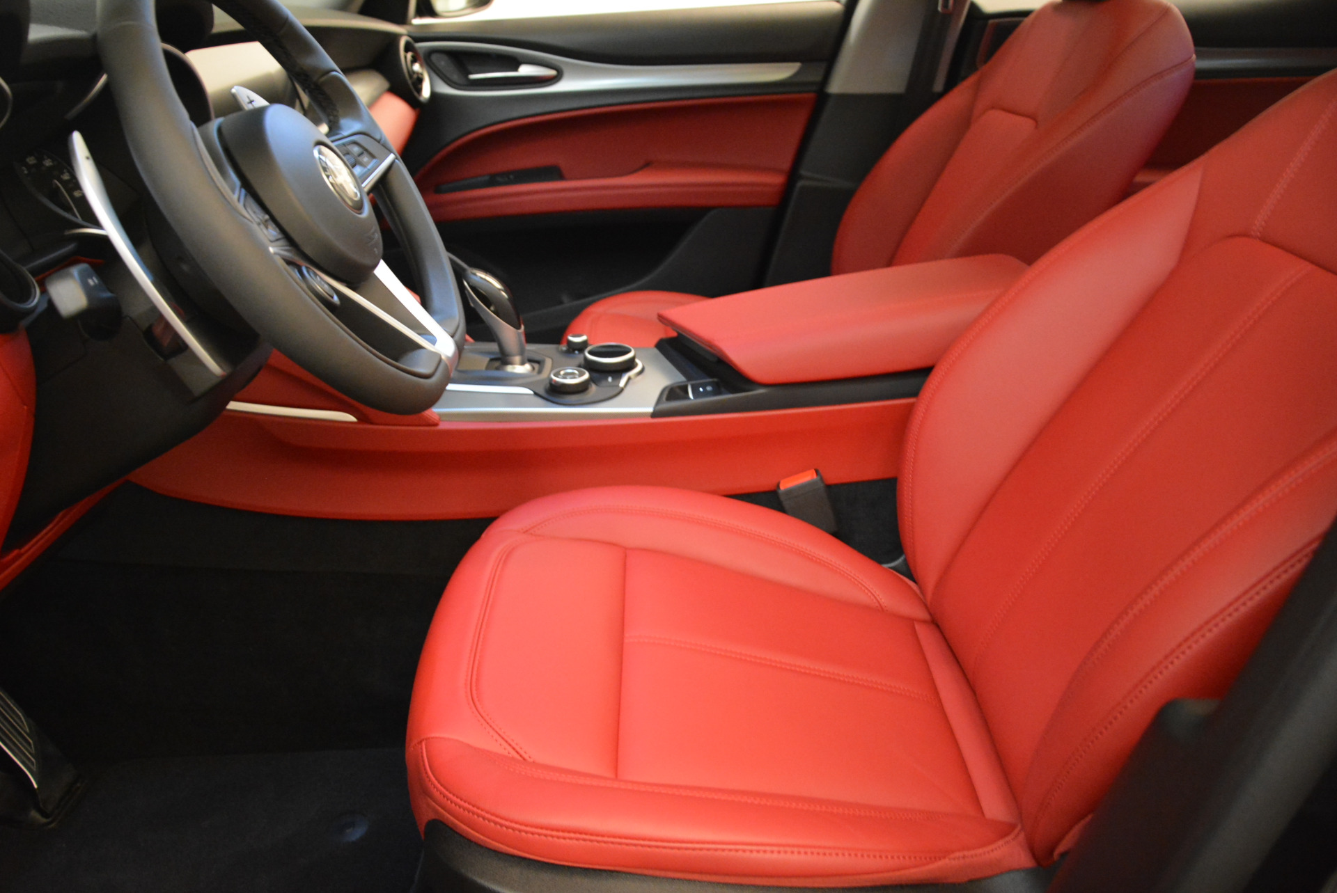 New-2018-Alfa-Romeo-Stelvio-Sport-Q4