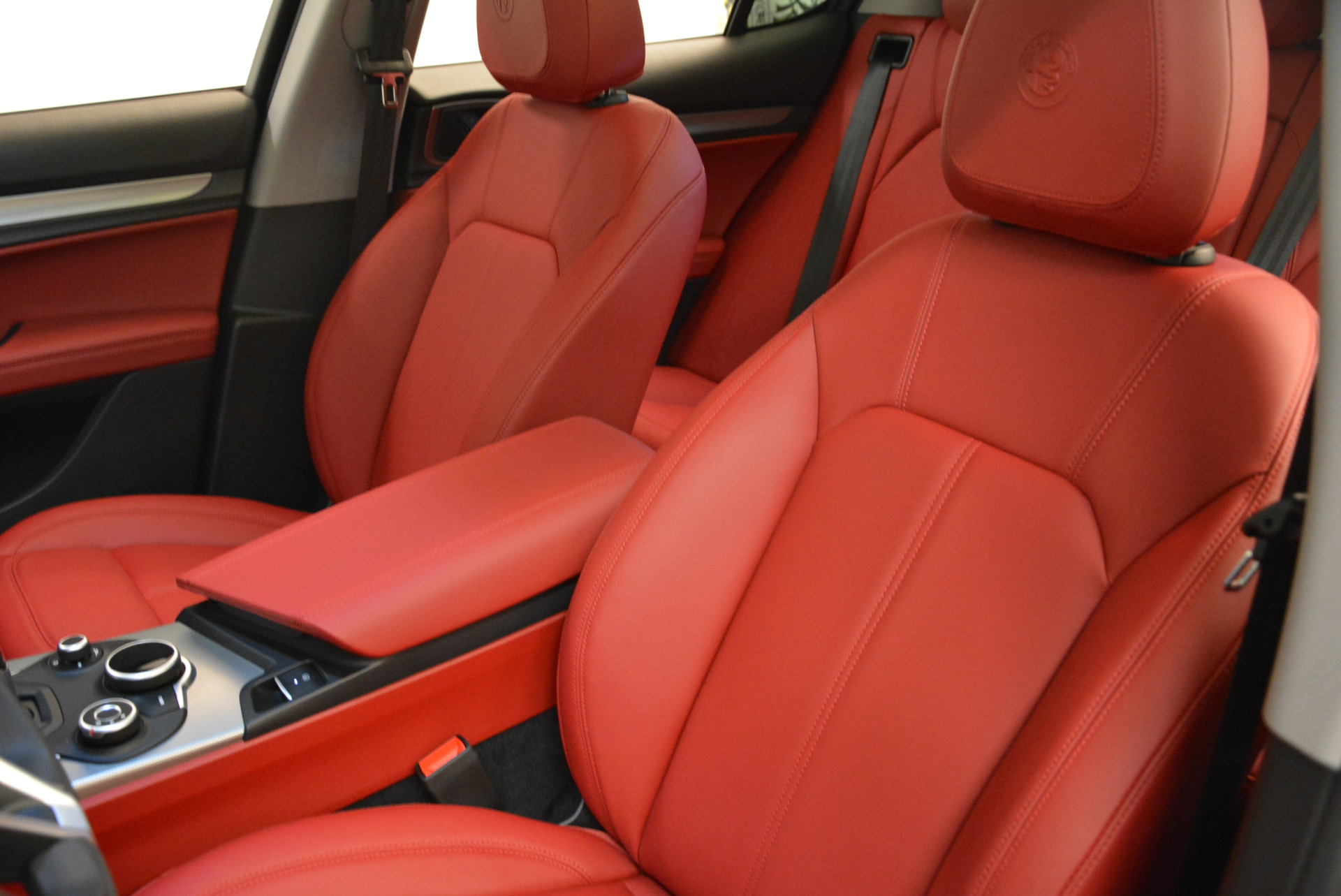 New-2018-Alfa-Romeo-Stelvio-Sport-Q4