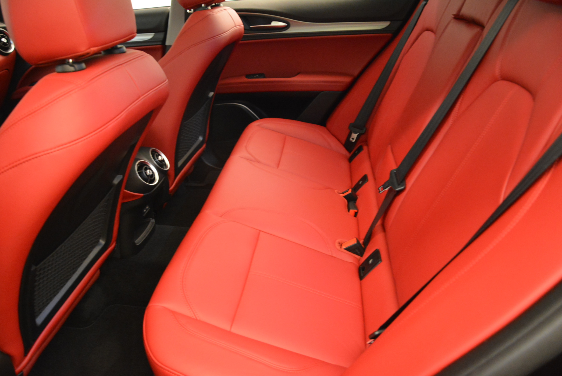 New-2018-Alfa-Romeo-Stelvio-Sport-Q4