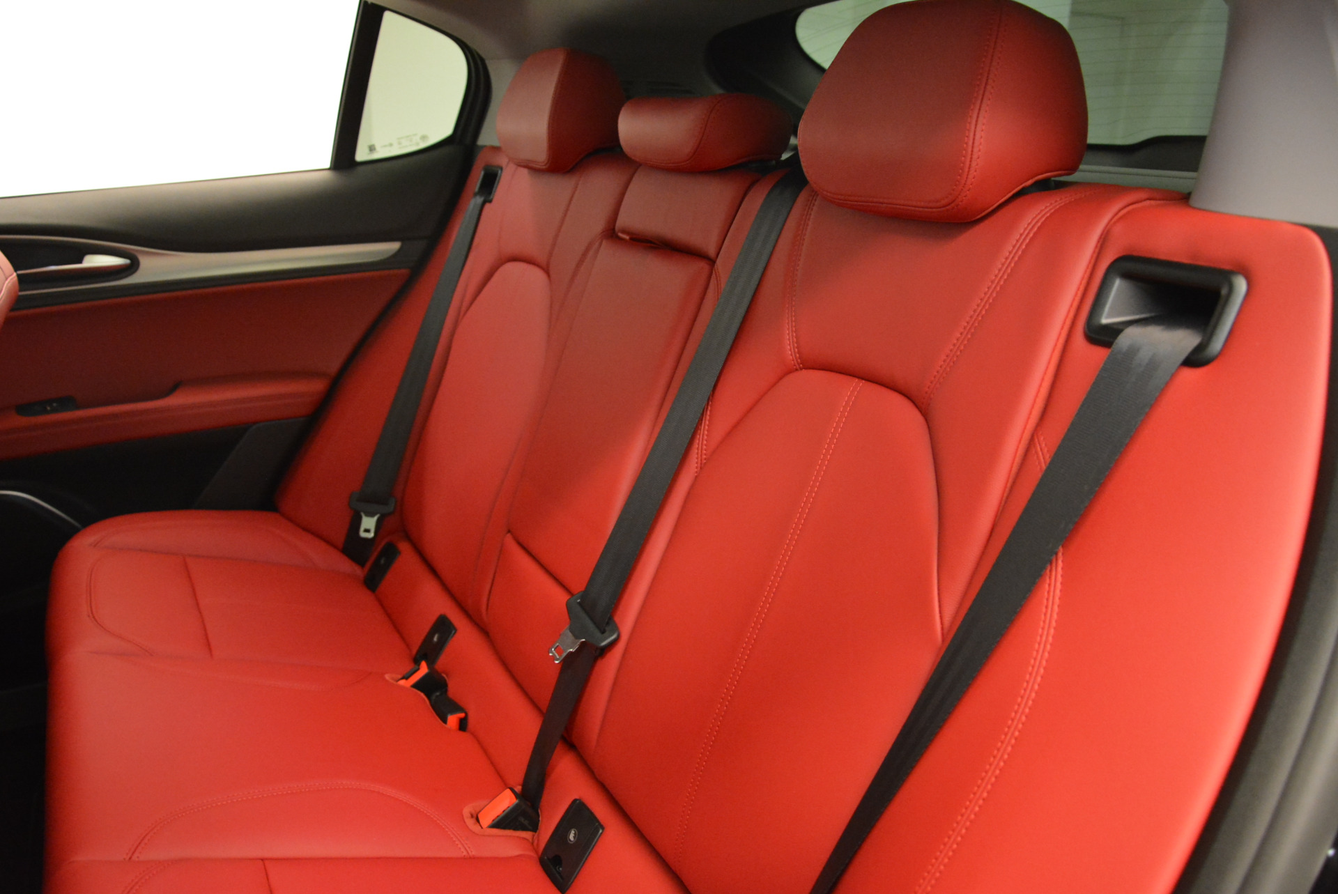 New-2018-Alfa-Romeo-Stelvio-Sport-Q4