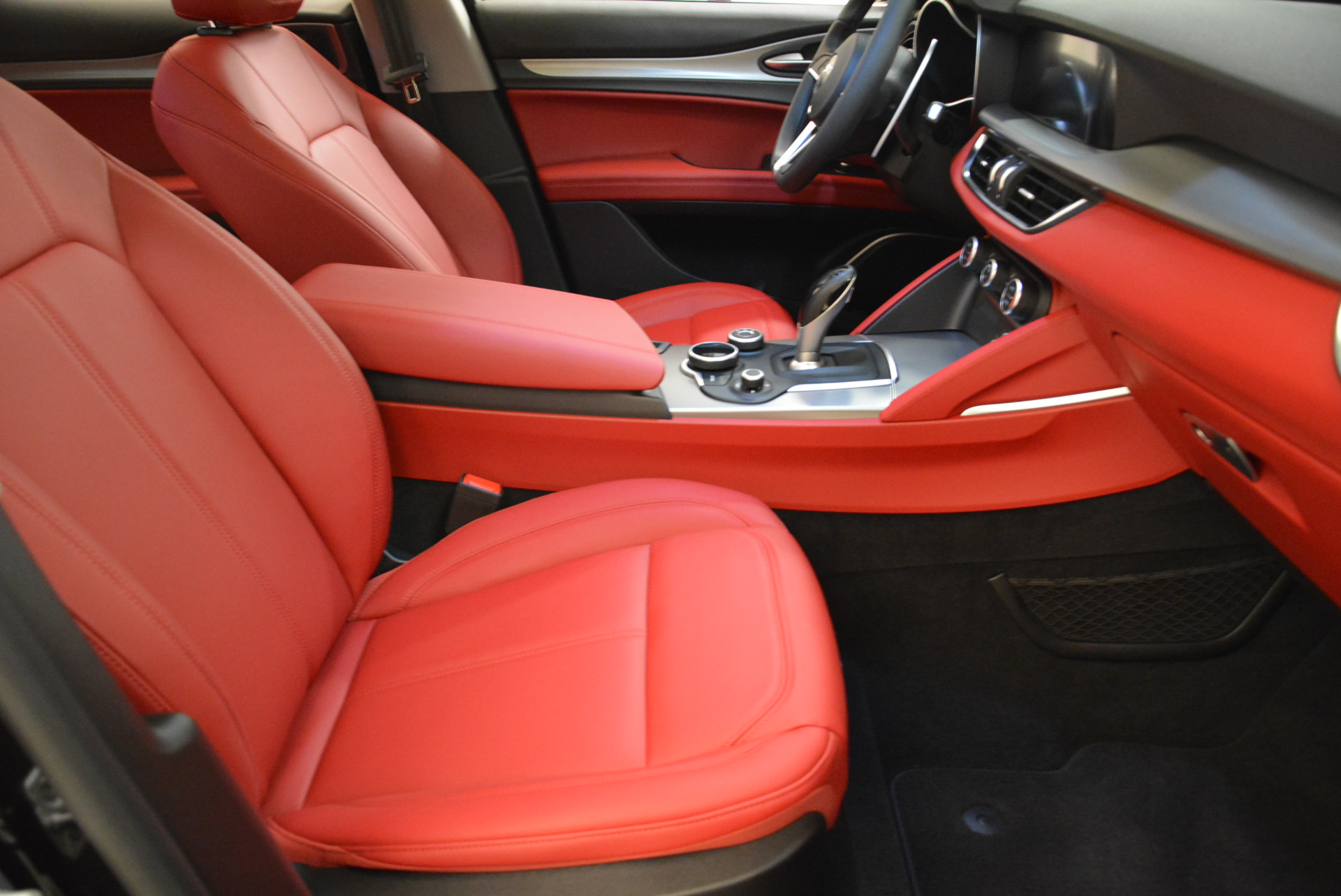 New-2018-Alfa-Romeo-Stelvio-Sport-Q4